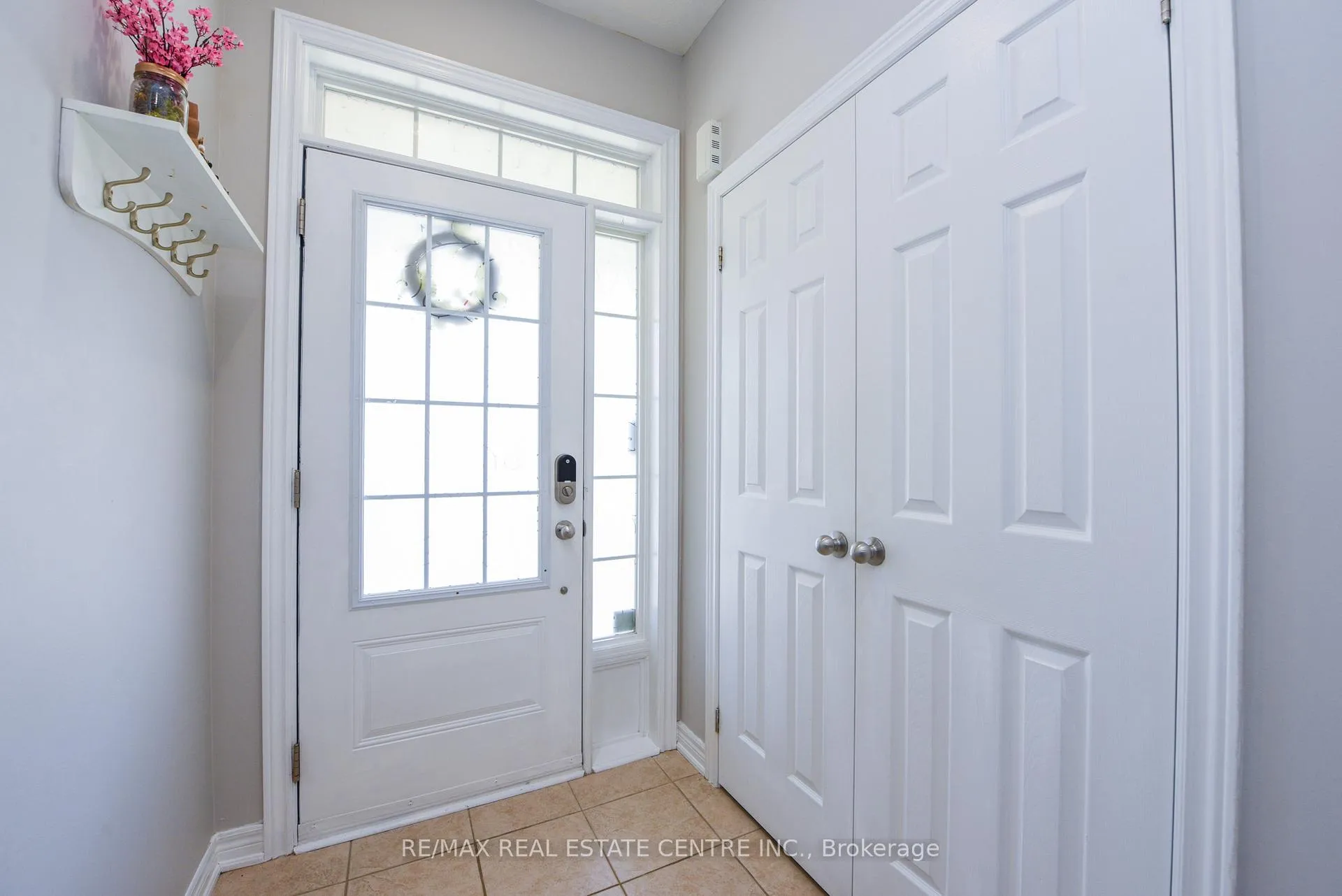 Photo 4 of 682 Megson Terrace, Milton, Willmott — HOMEH