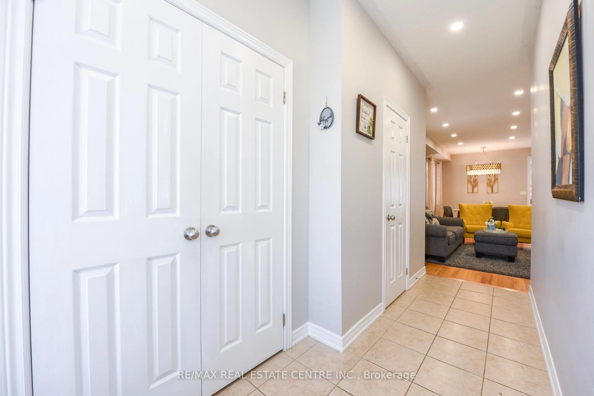 Photo 5 of 682 Megson Terrace, Milton, Willmott — HOMEH