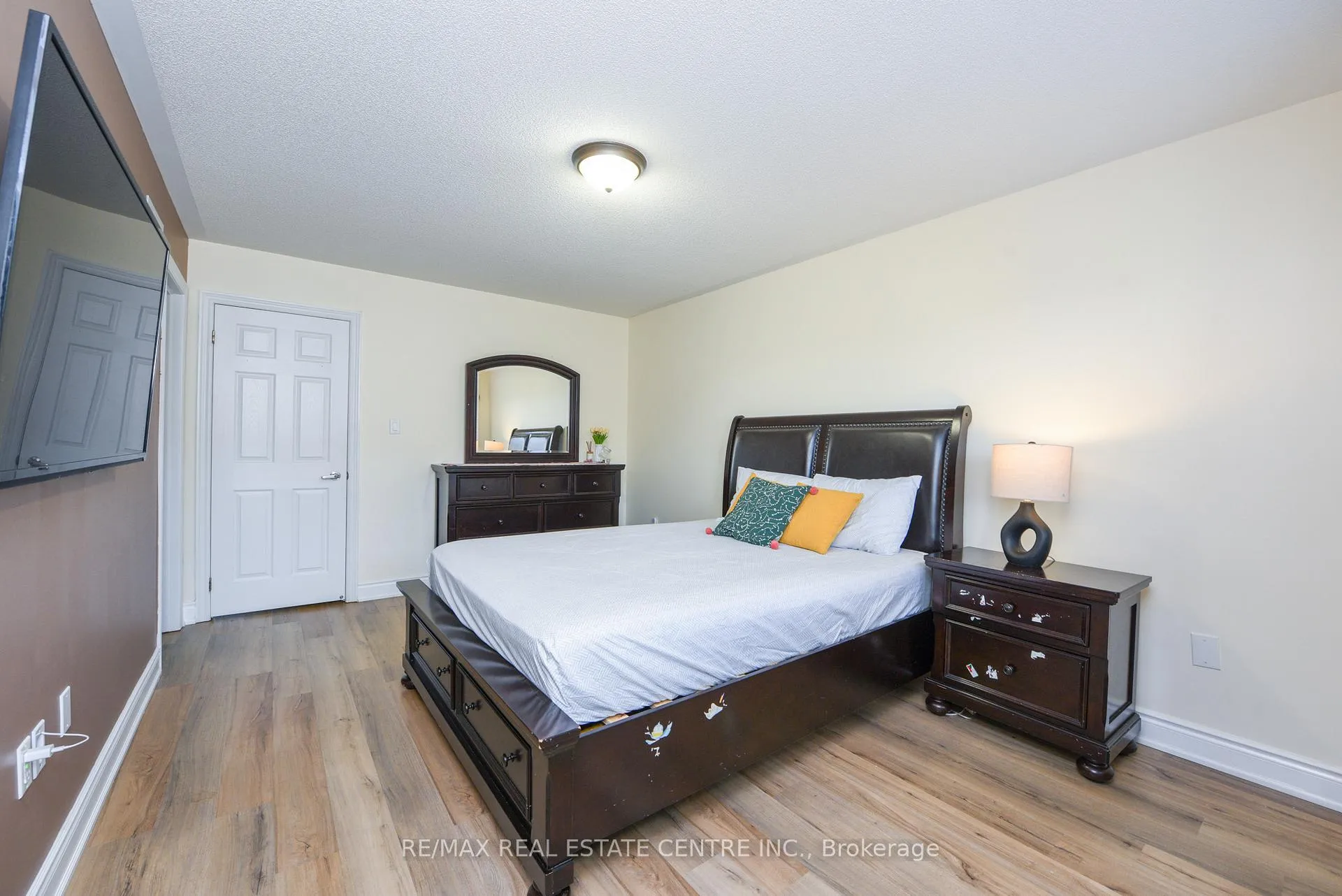 Photo 19 of 682 Megson Terrace, Milton, Willmott — HOMEH