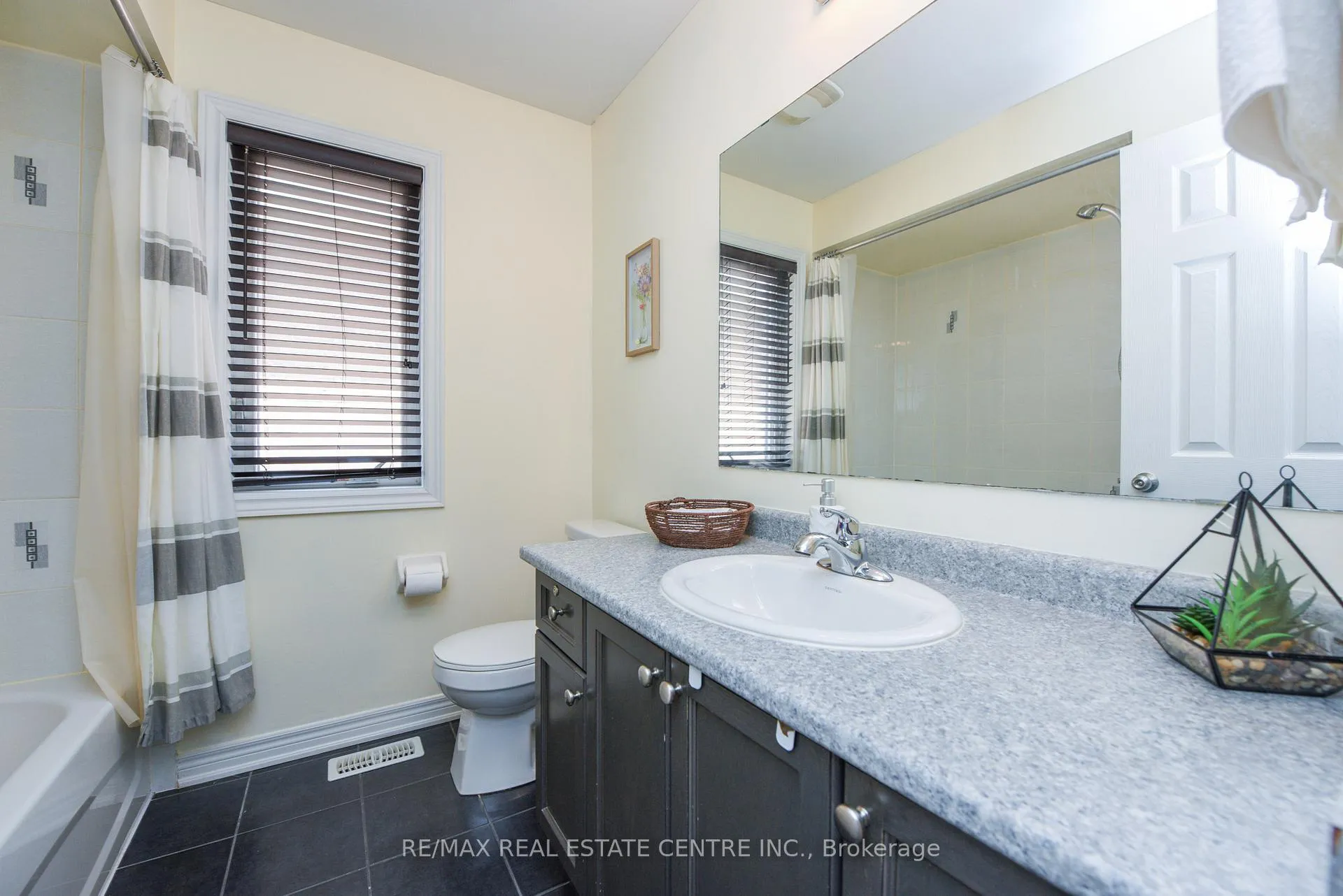 Photo 26 of 682 Megson Terrace, Milton, Willmott — HOMEH