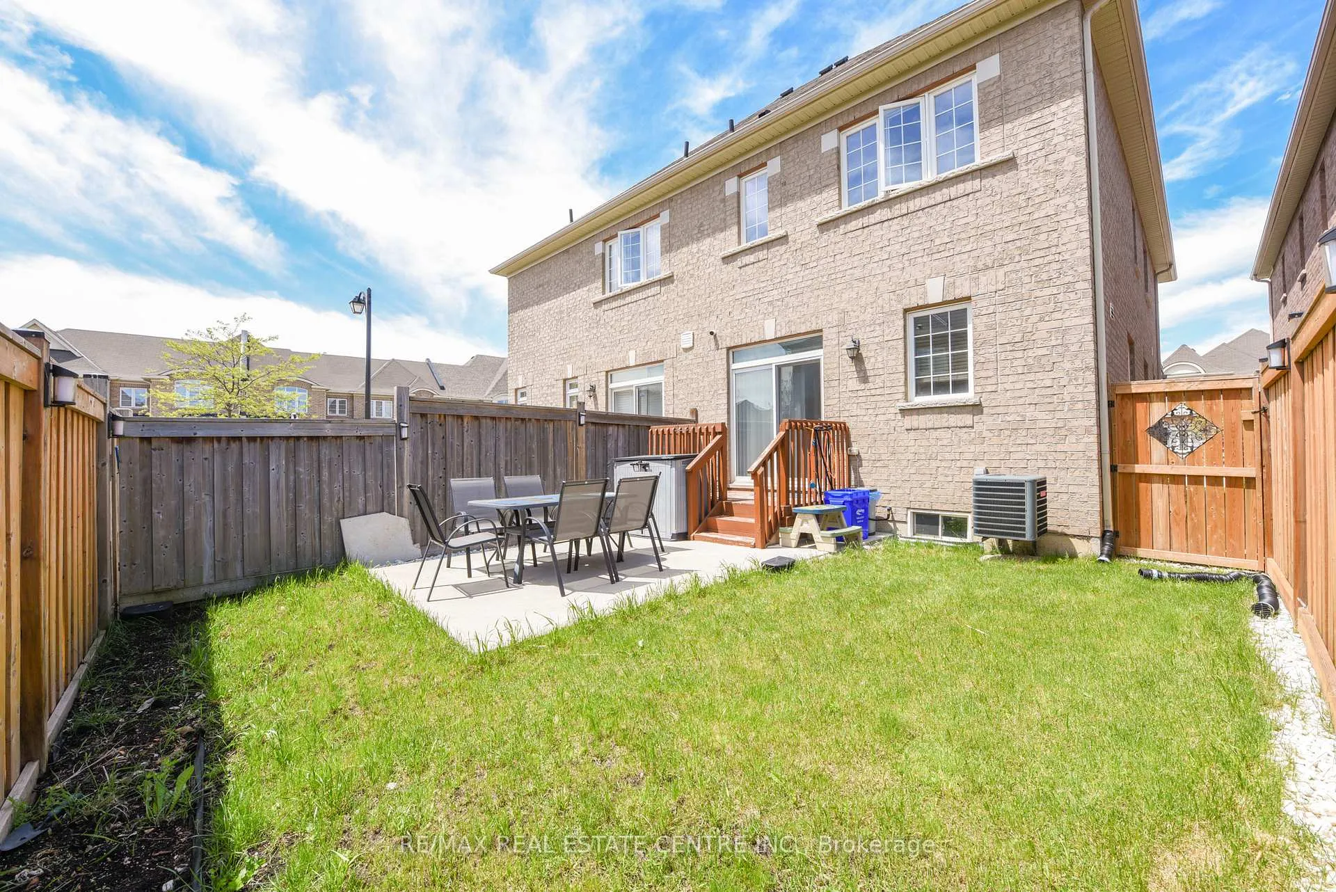 Photo 32 of 682 Megson Terrace, Milton, Willmott — HOMEH