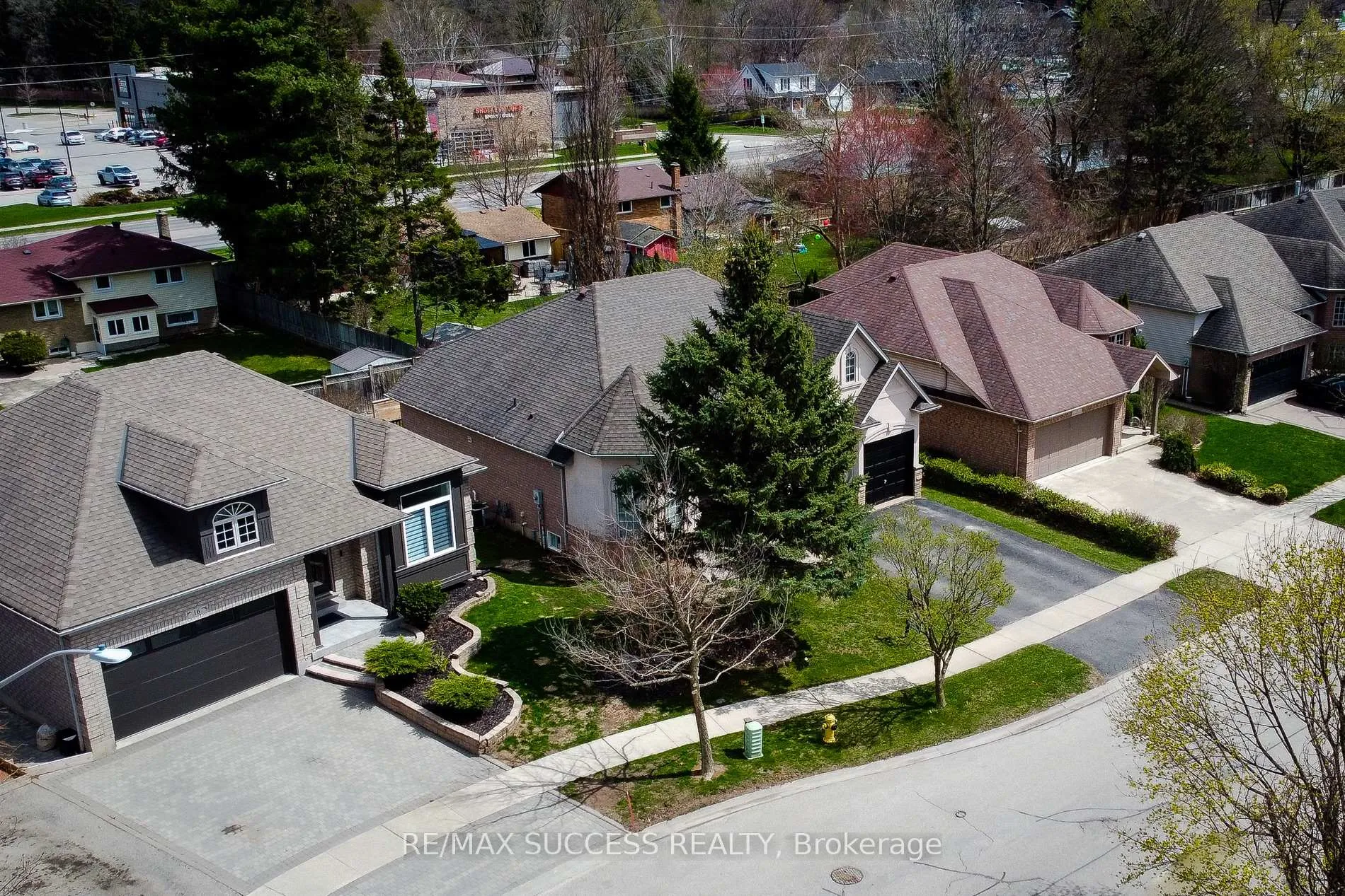 Photo 4 of 14 Casson Lane, Brantford, Greenbrier — HOMEH