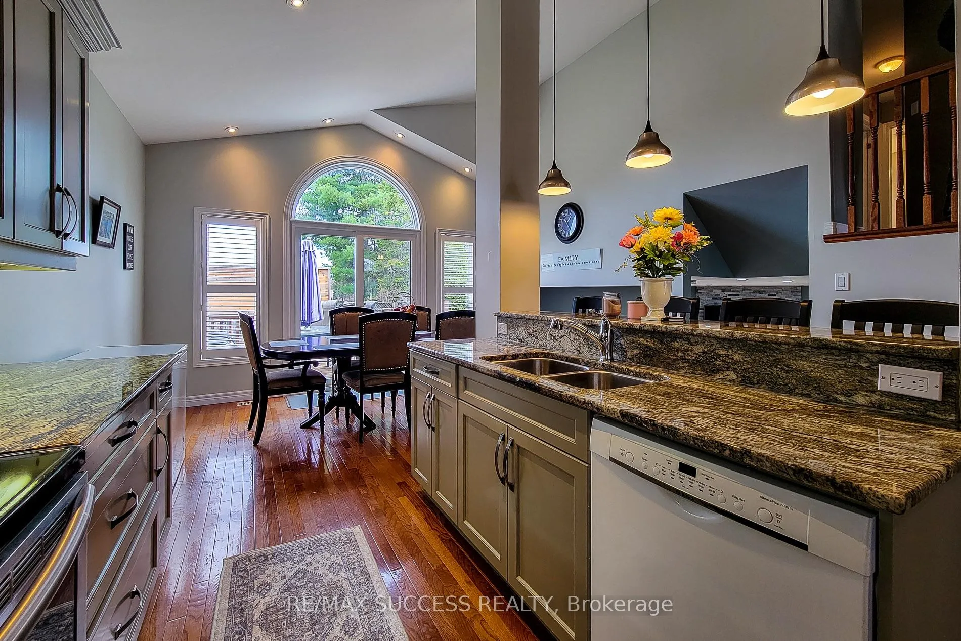 Photo 15 of 14 Casson Lane, Brantford, Greenbrier — HOMEH