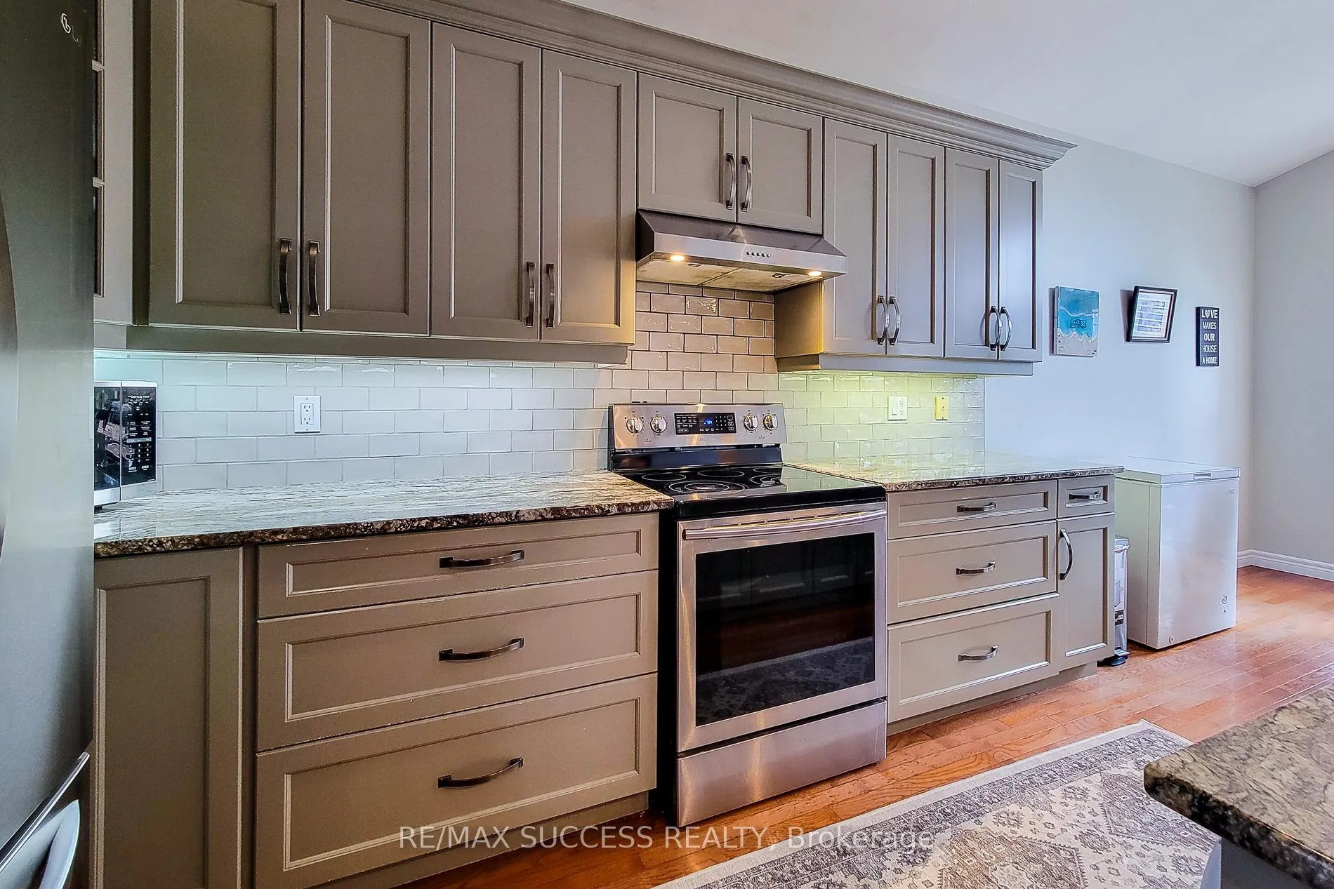 Photo 16 of 14 Casson Lane, Brantford, Greenbrier — HOMEH