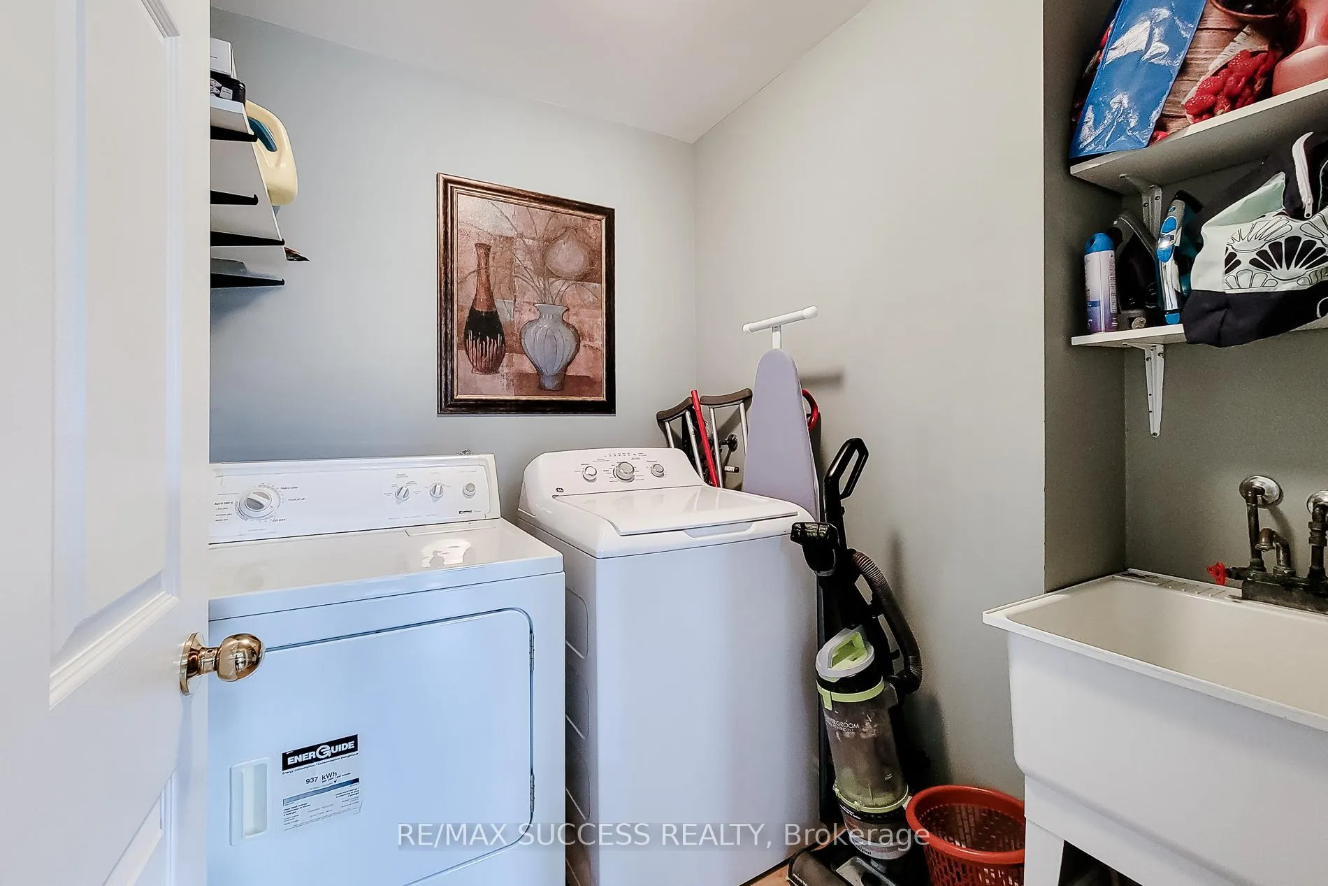 Photo 28 of 14 Casson Lane, Brantford, Greenbrier — HOMEH