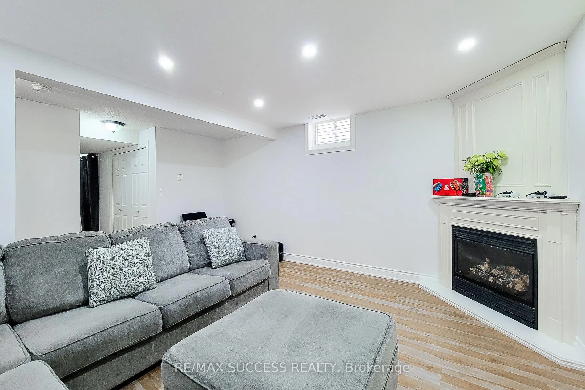 Photo 30 of 14 Casson Lane, Brantford, Greenbrier — HOMEH
