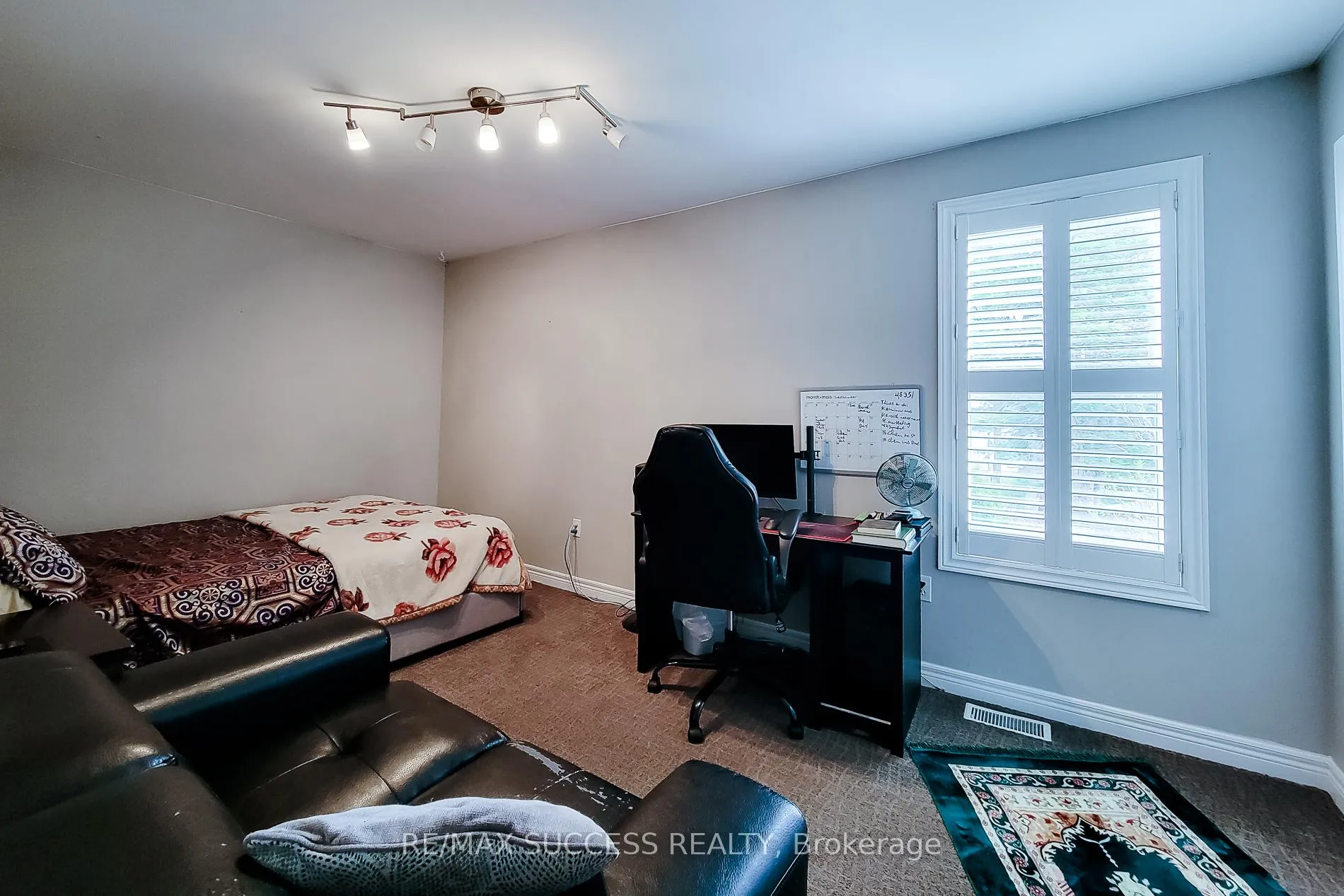 Photo 37 of 14 Casson Lane, Brantford, Greenbrier — HOMEH