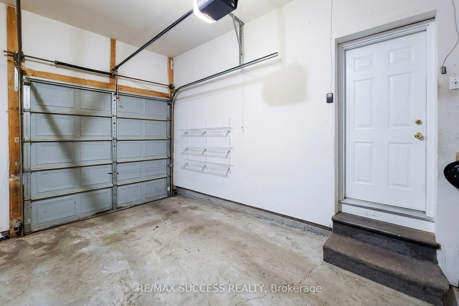 Photo 38 of 14 Casson Lane, Brantford, Greenbrier — HOMEH