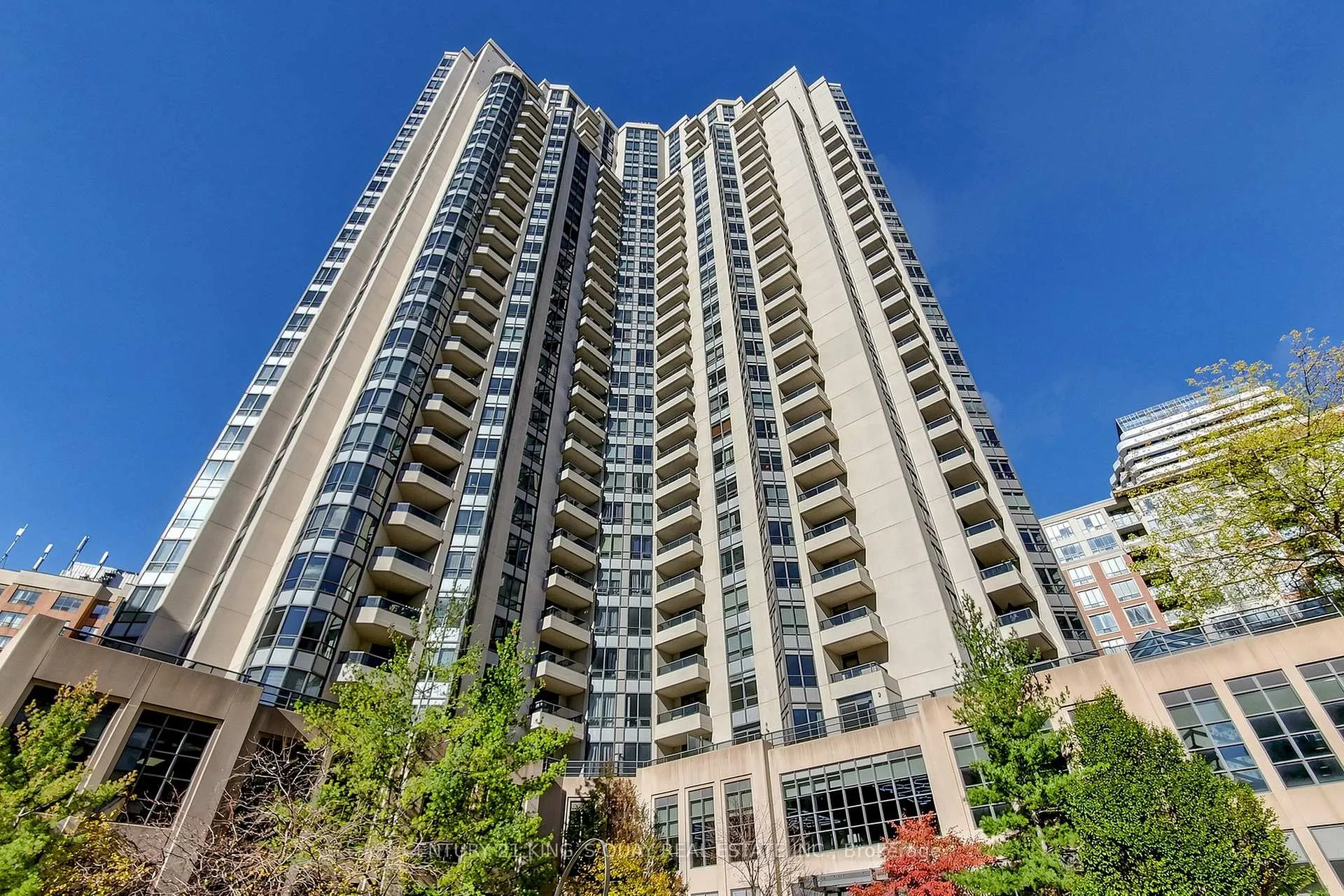 Photo 3 of Unit LPH101, 5168 Yonge Street, North York, Willowdale West — HOMEH