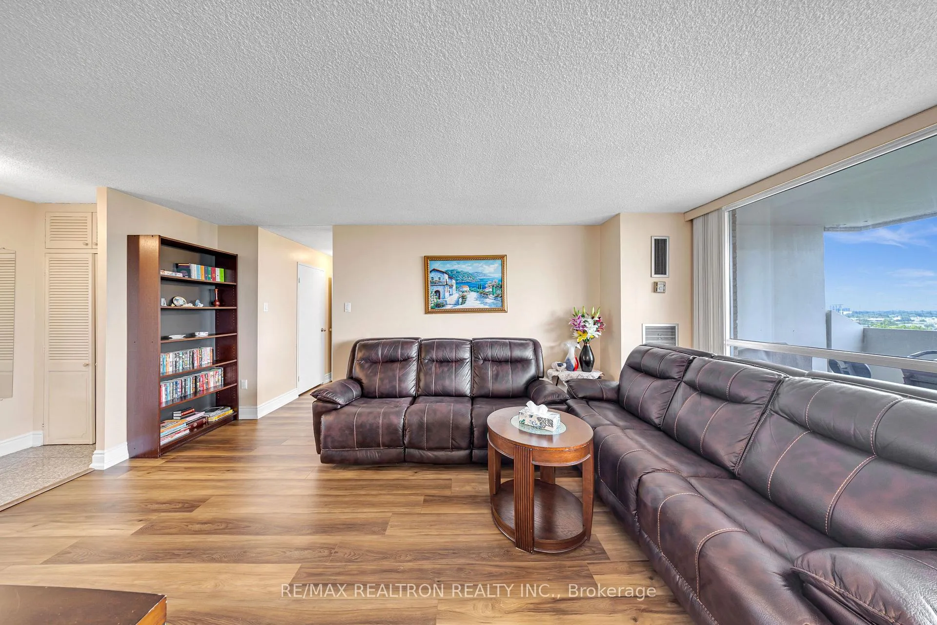 Photo 7 of Unit 703, 120 Dundalk Drive, Scarborough, Dorset Park — HOMEH