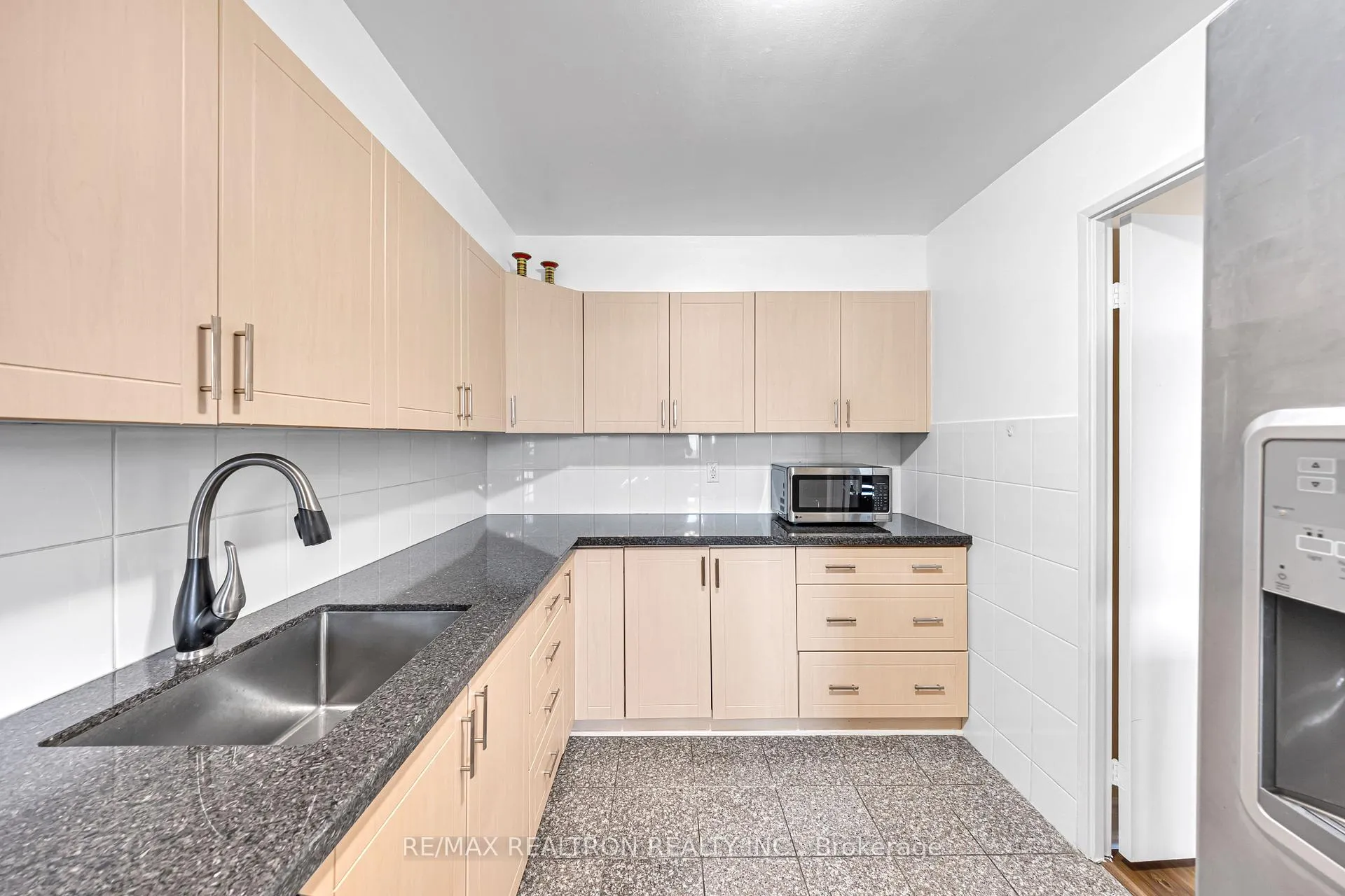 Photo 12 of Unit 703, 120 Dundalk Drive, Scarborough, Dorset Park — HOMEH