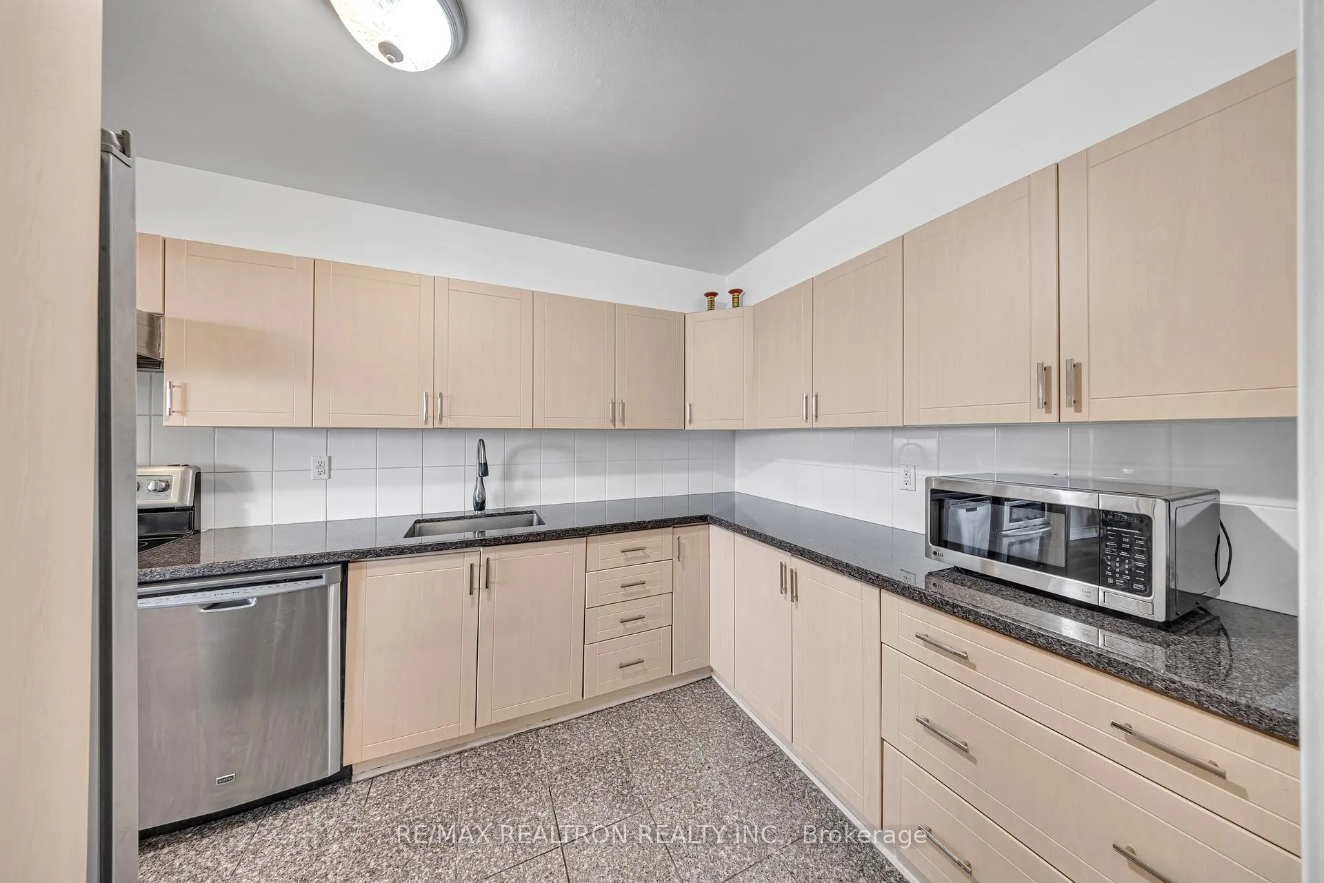 Photo 14 of Unit 703, 120 Dundalk Drive, Scarborough, Dorset Park — HOMEH