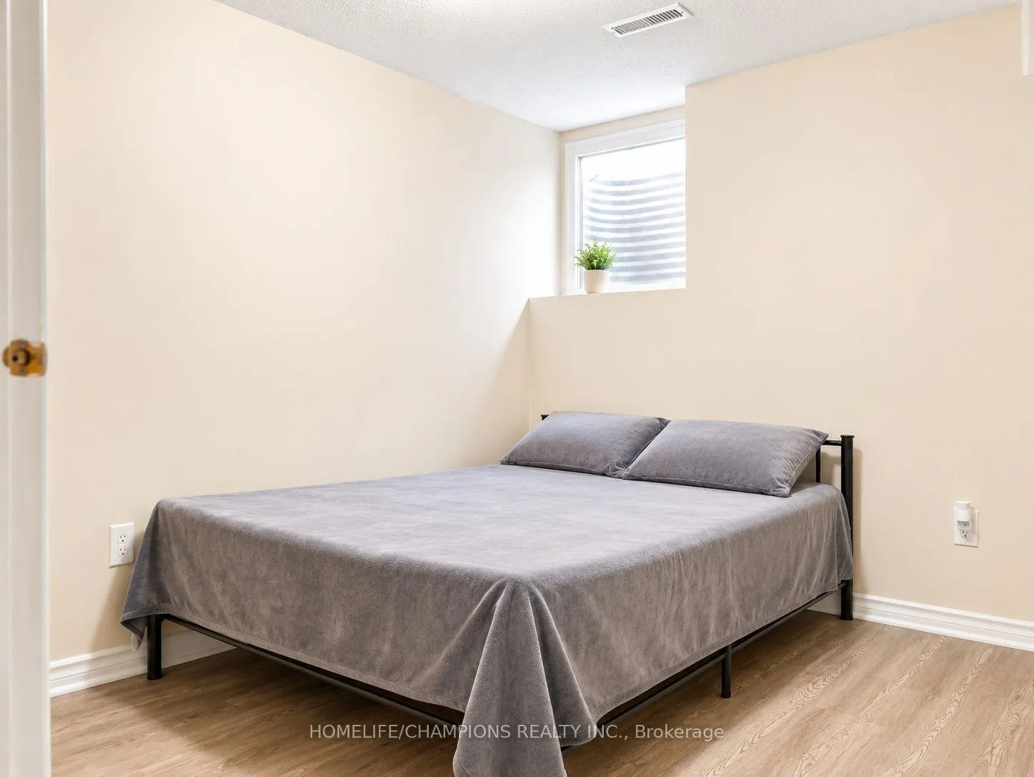 Photo 22 of 14 Benmore Crescent, Brampton, Vales of Castlemore — HOMEH