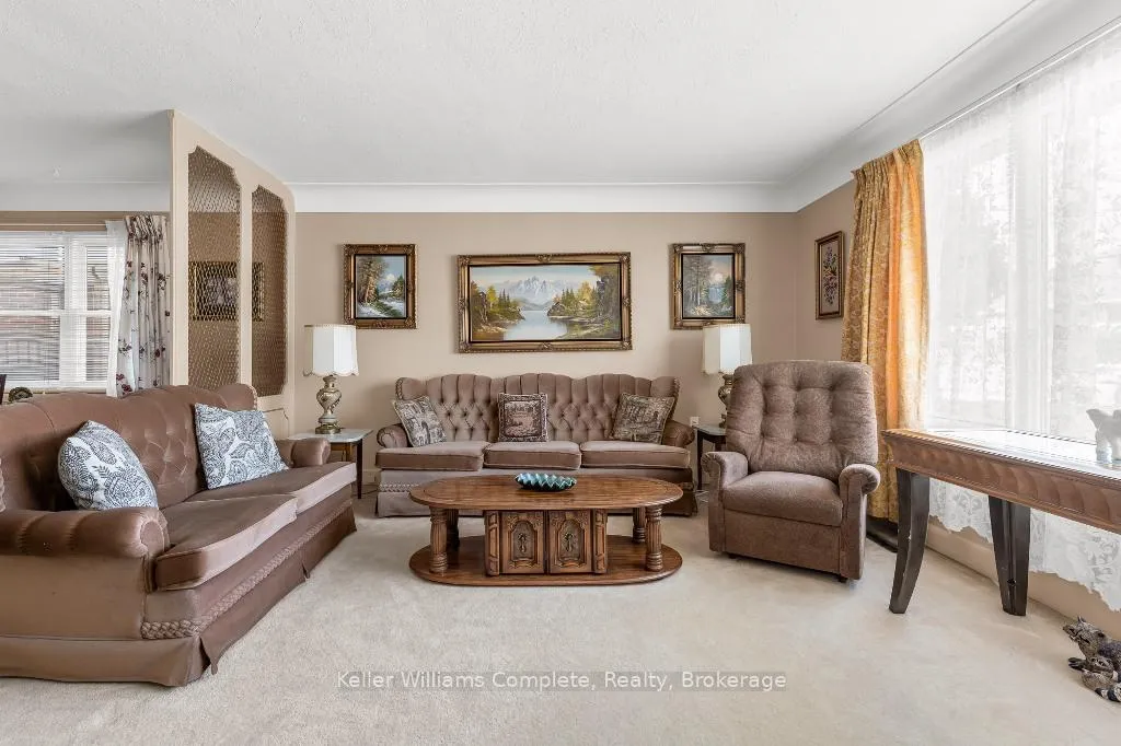 Photo 2 of 139 Tragina Avenue S, Hamilton, Bartonville — HOMEH