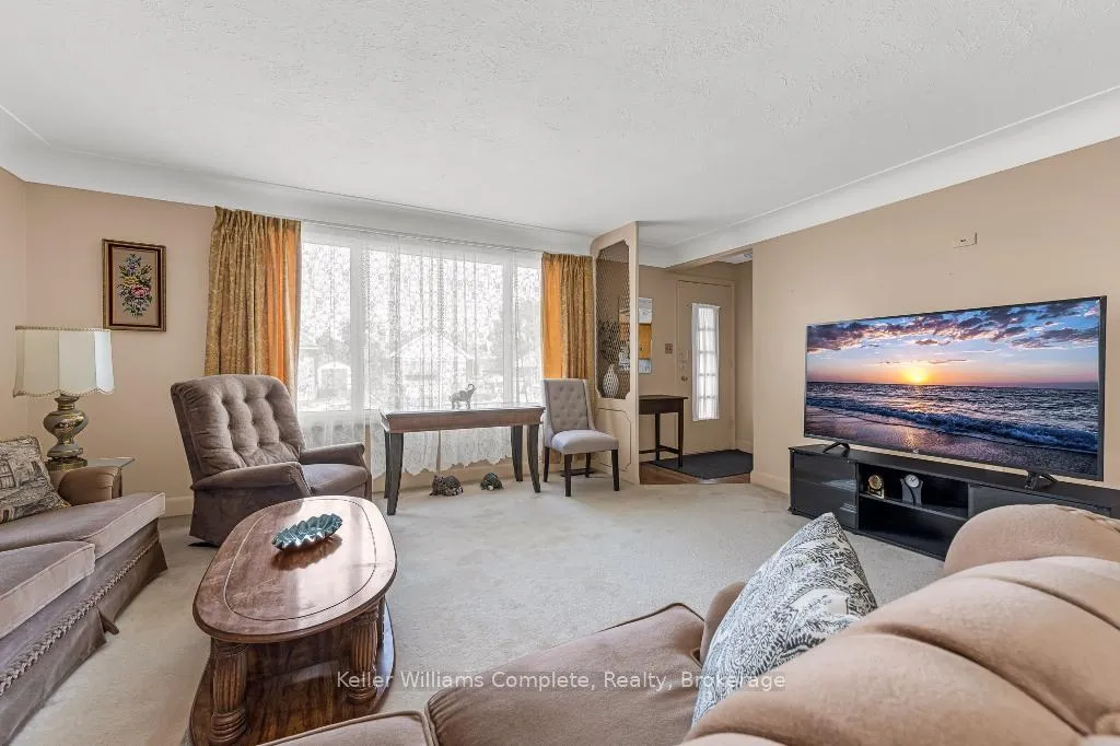Photo 3 of 139 Tragina Avenue S, Hamilton, Bartonville — HOMEH