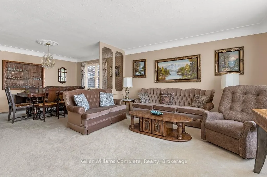 Photo 5 of 139 Tragina Avenue S, Hamilton, Bartonville — HOMEH