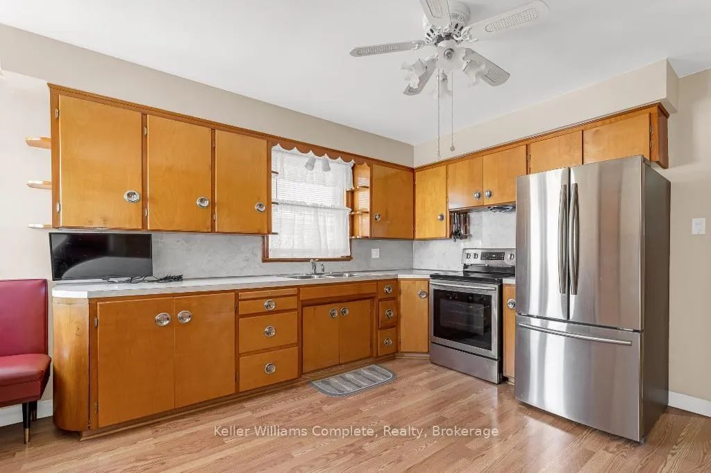 Photo 8 of 139 Tragina Avenue S, Hamilton, Bartonville — HOMEH