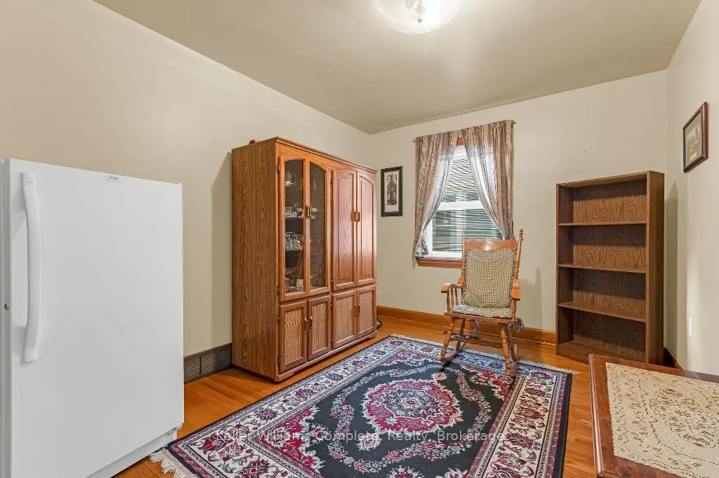 Photo 12 of 139 Tragina Avenue S, Hamilton, Bartonville — HOMEH