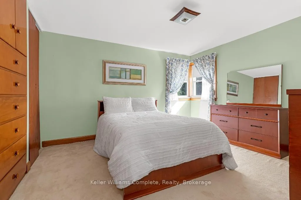 Photo 16 of 139 Tragina Avenue S, Hamilton, Bartonville — HOMEH