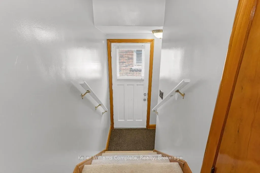 Photo 28 of 139 Tragina Avenue S, Hamilton, Bartonville — HOMEH