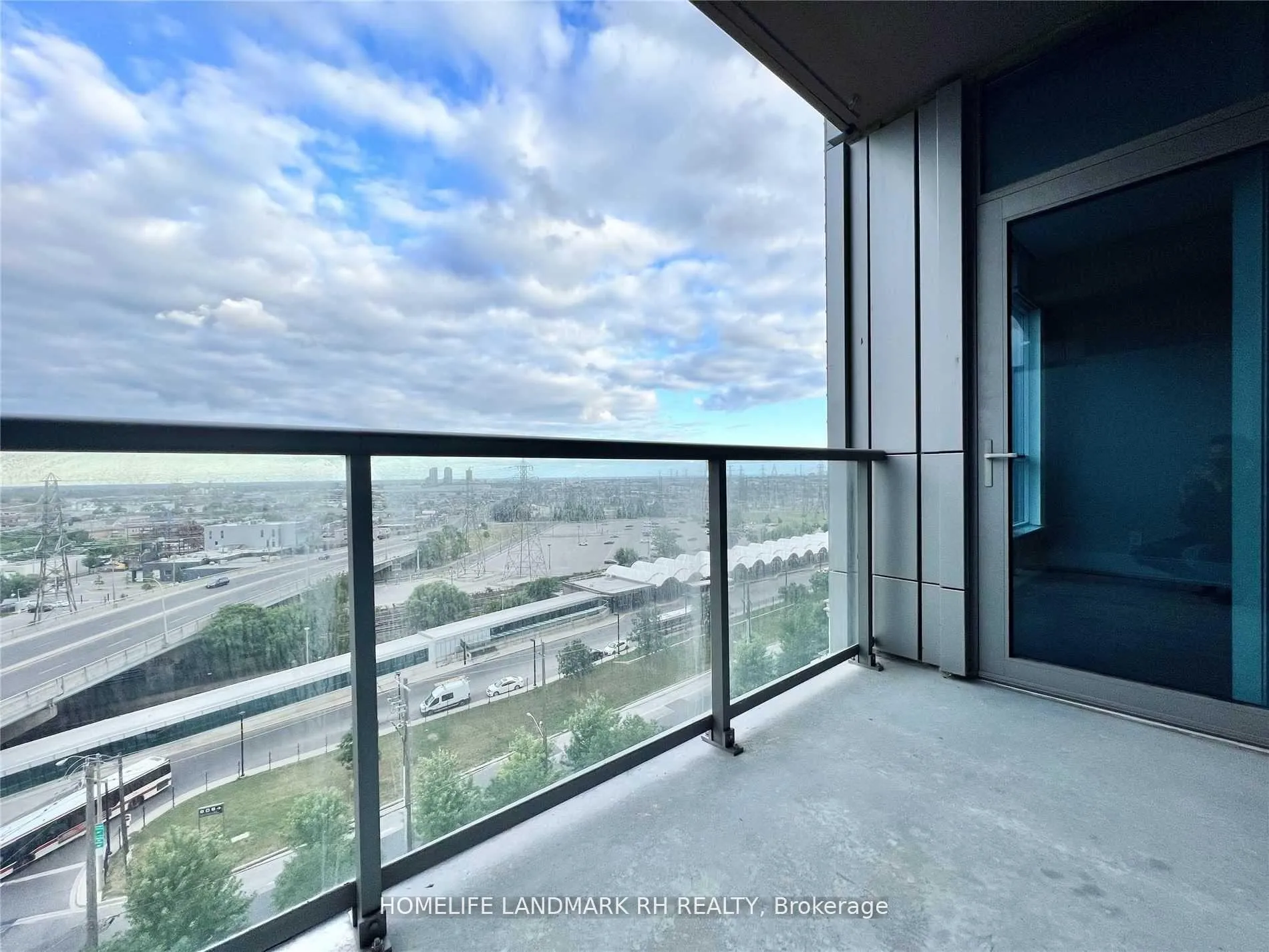 Photo 5 of Unit 901, 15 Viking Lane, Etobicoke, Islington-City Centre West — HOMEH