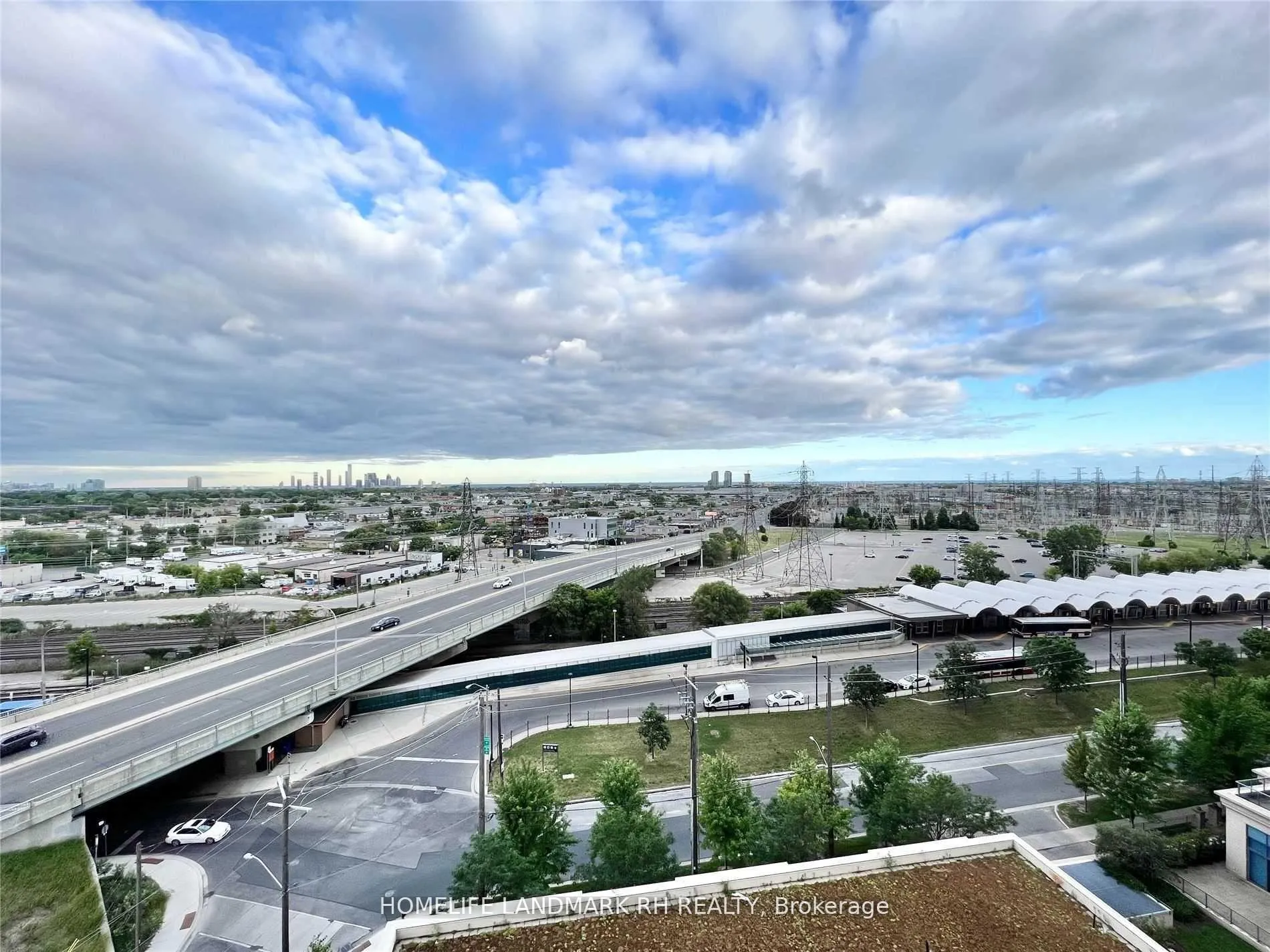 Photo 6 of Unit 901, 15 Viking Lane, Etobicoke, Islington-City Centre West — HOMEH