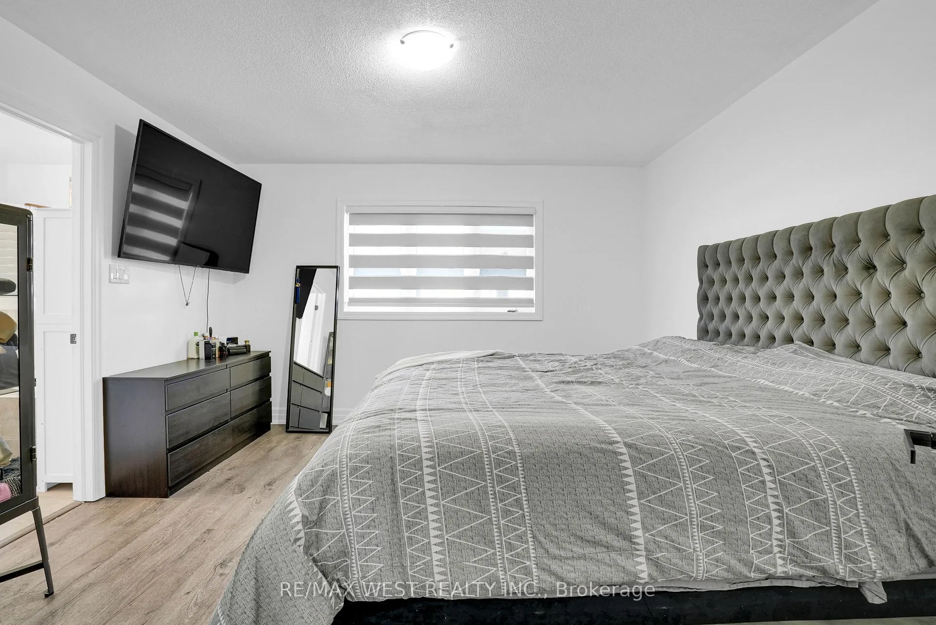 Photo 4 of 128 Wagner Crescent, Essa, Angus — HOMEH