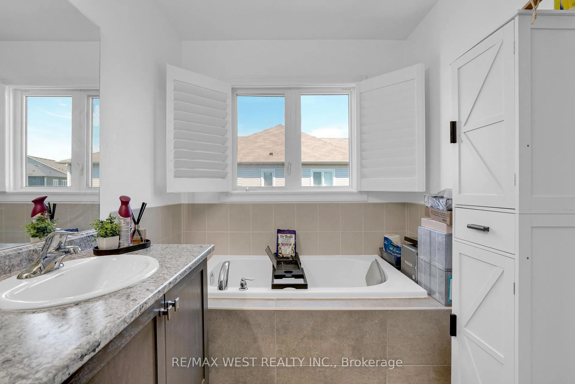 Photo 5 of 128 Wagner Crescent, Essa, Angus — HOMEH