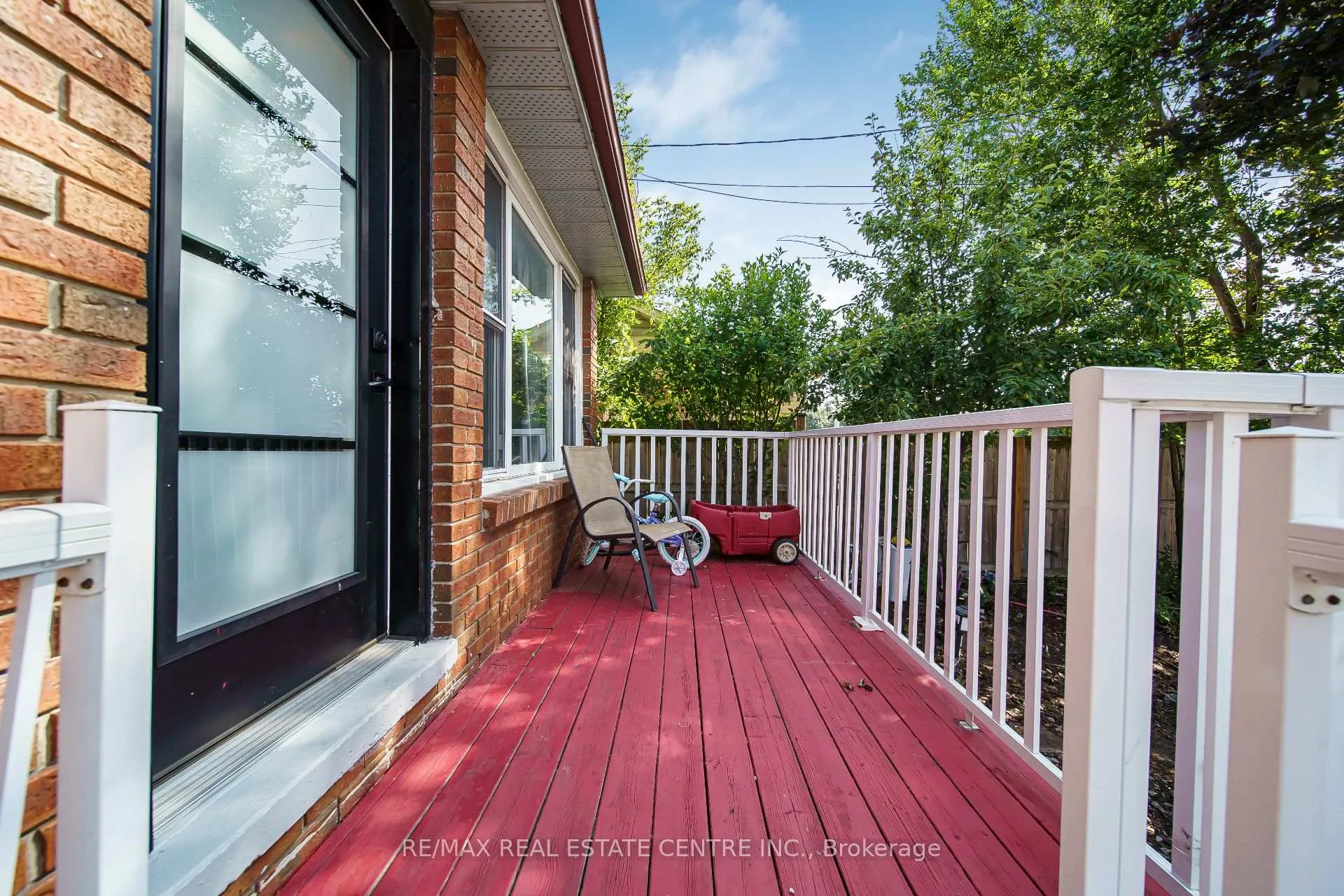 Photo 3 of 659 Upper Wellington Street E, Hamilton, Centremount — HOMEH