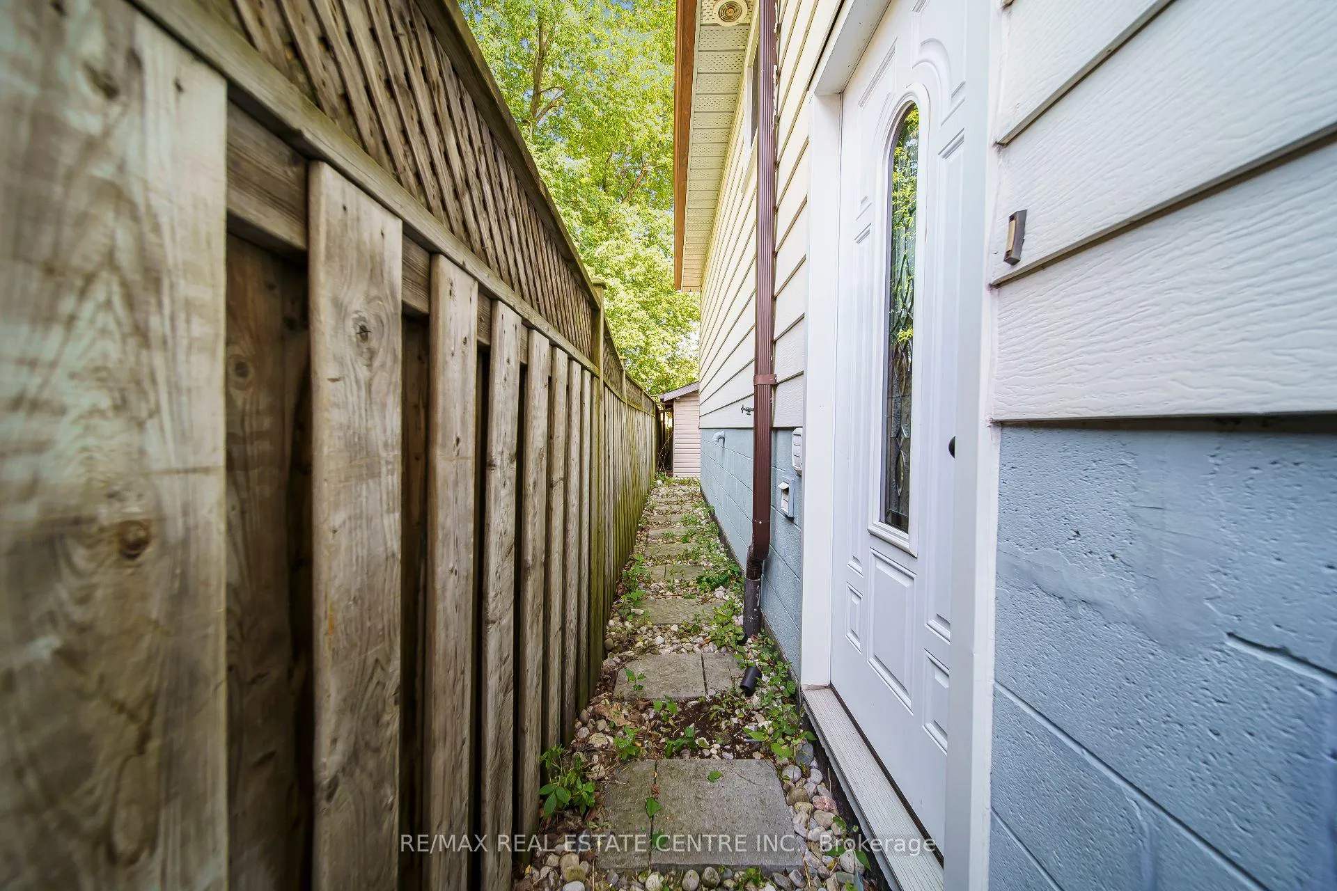 Photo 15 of 659 Upper Wellington Street E, Hamilton, Centremount — HOMEH