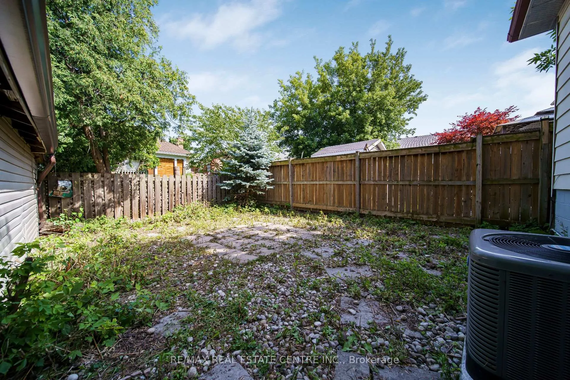 Photo 16 of 659 Upper Wellington Street E, Hamilton, Centremount — HOMEH