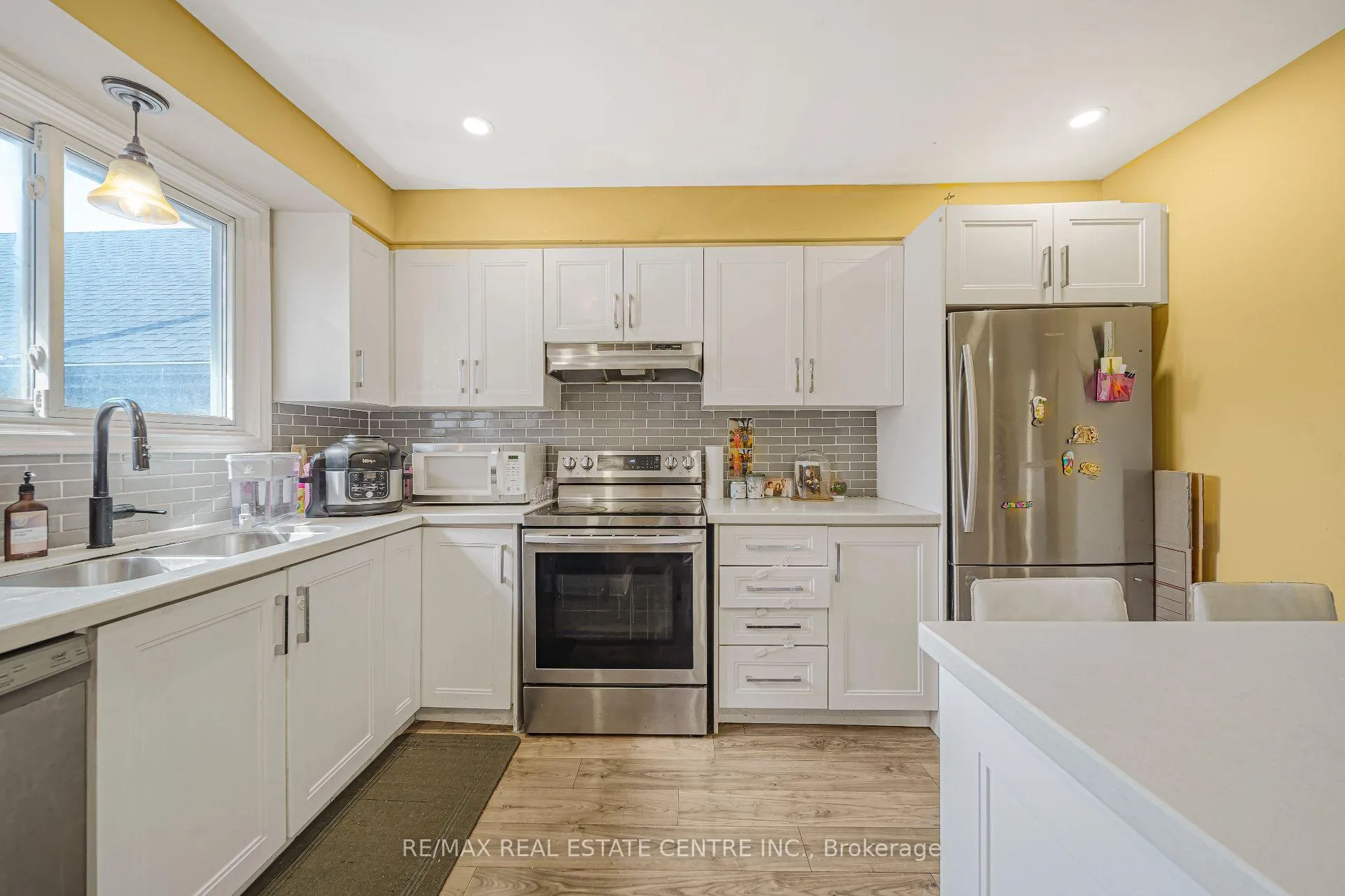 Photo 20 of 659 Upper Wellington Street E, Hamilton, Centremount — HOMEH