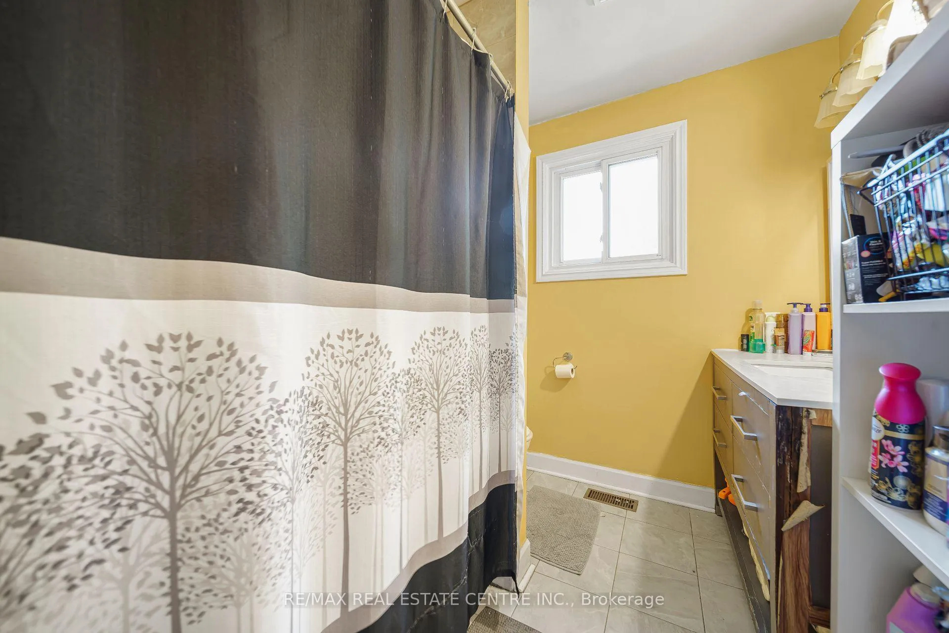 Photo 24 of 659 Upper Wellington Street E, Hamilton, Centremount — HOMEH