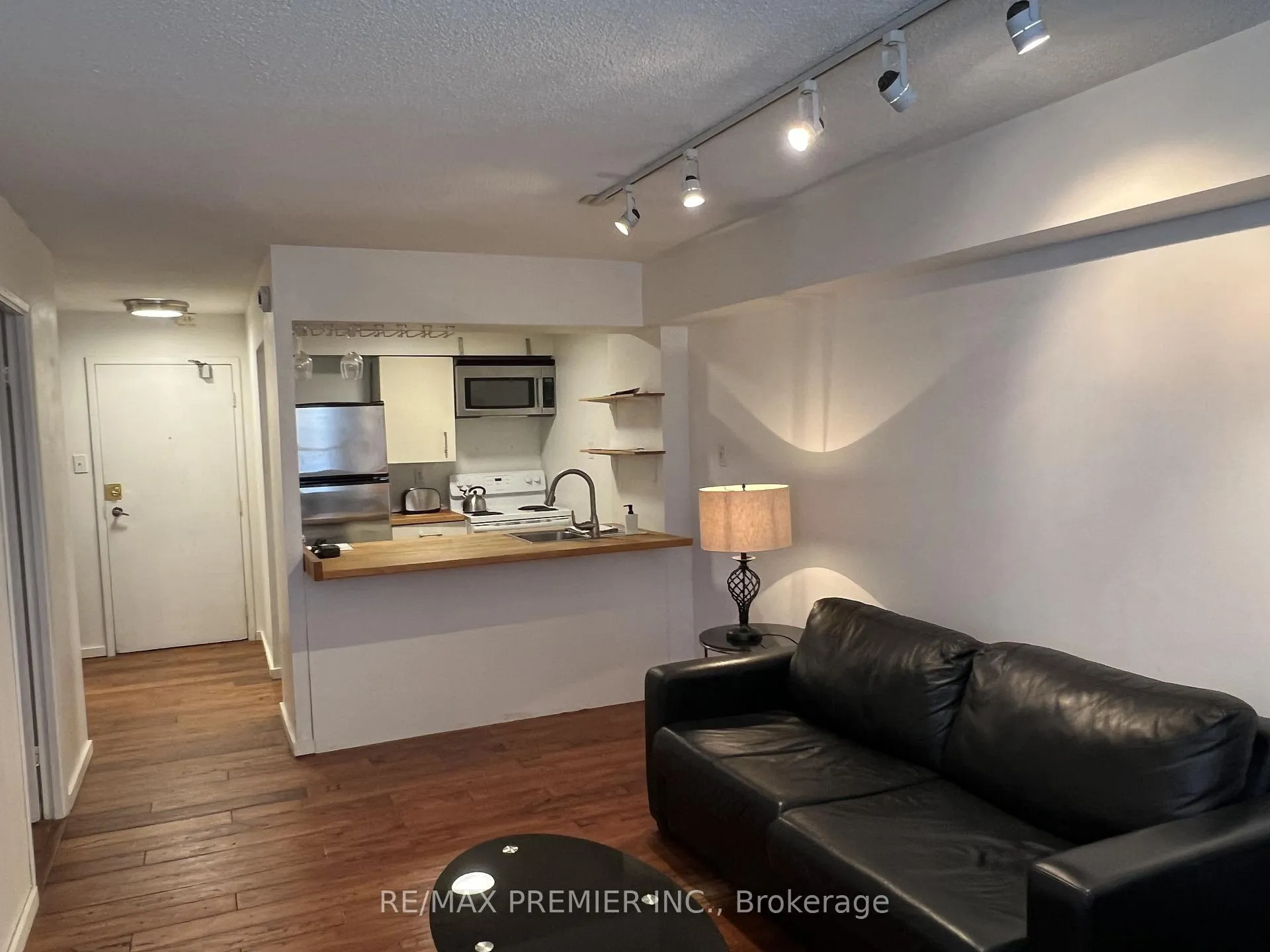 Photo 3 of Unit 718, 80 St Patrick Street, Toronto, Kensington-Chinatown — HOMEH