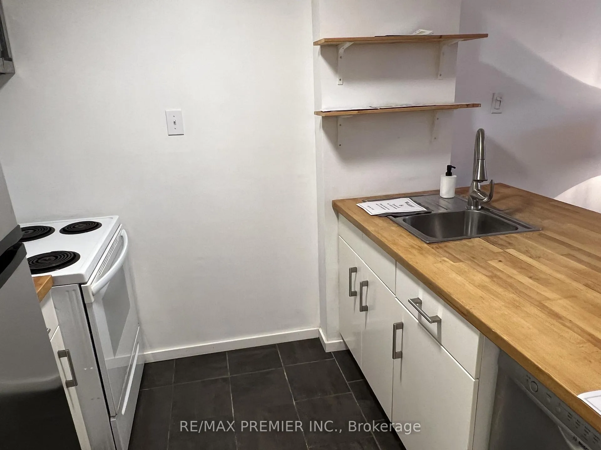 Photo 11 of Unit 718, 80 St Patrick Street, Toronto, Kensington-Chinatown — HOMEH