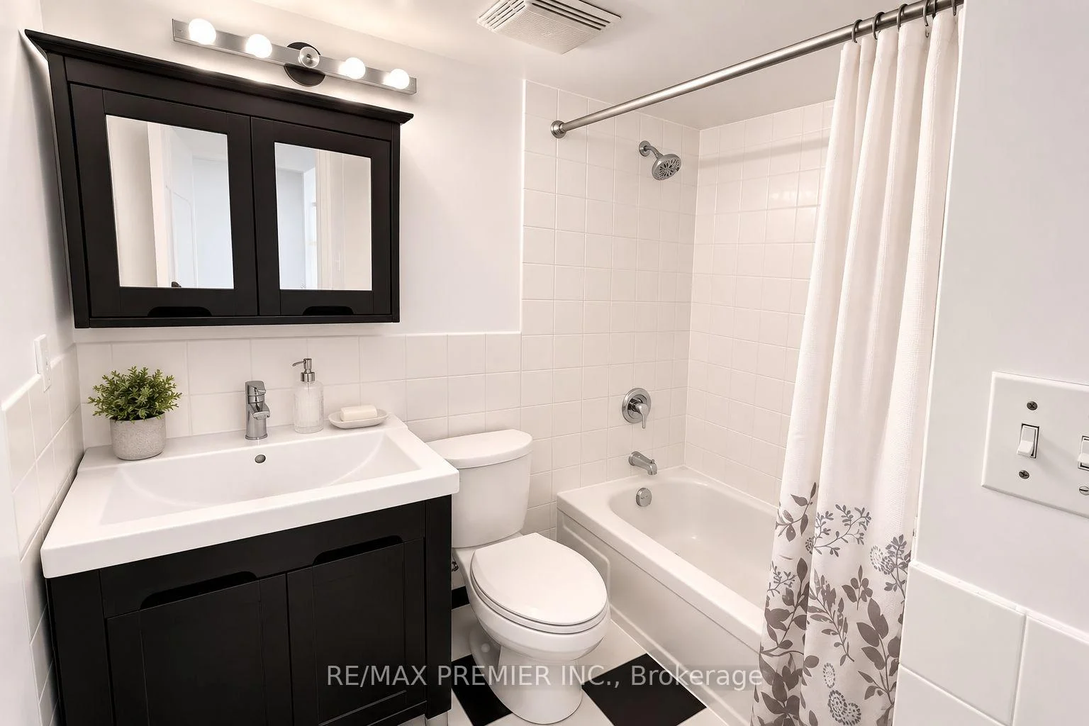 Photo 10 of Unit 718, 80 St Patrick Street, Toronto, Kensington-Chinatown — HOMEH