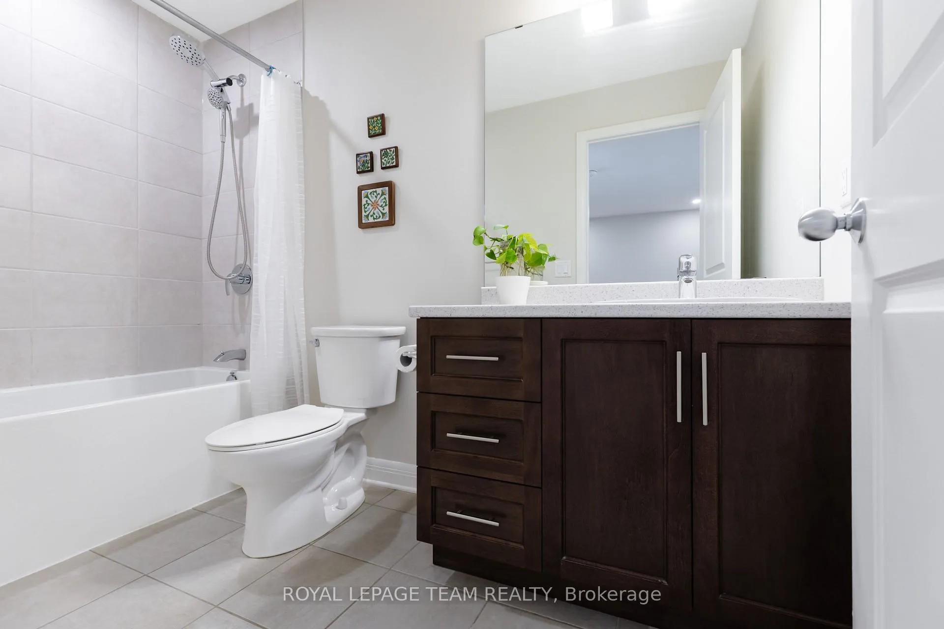 Photo 41 of 86 Escarpment Crescent, Ottawa, Kanata - Kanata Lakes/Heritage Hills — HOMEH