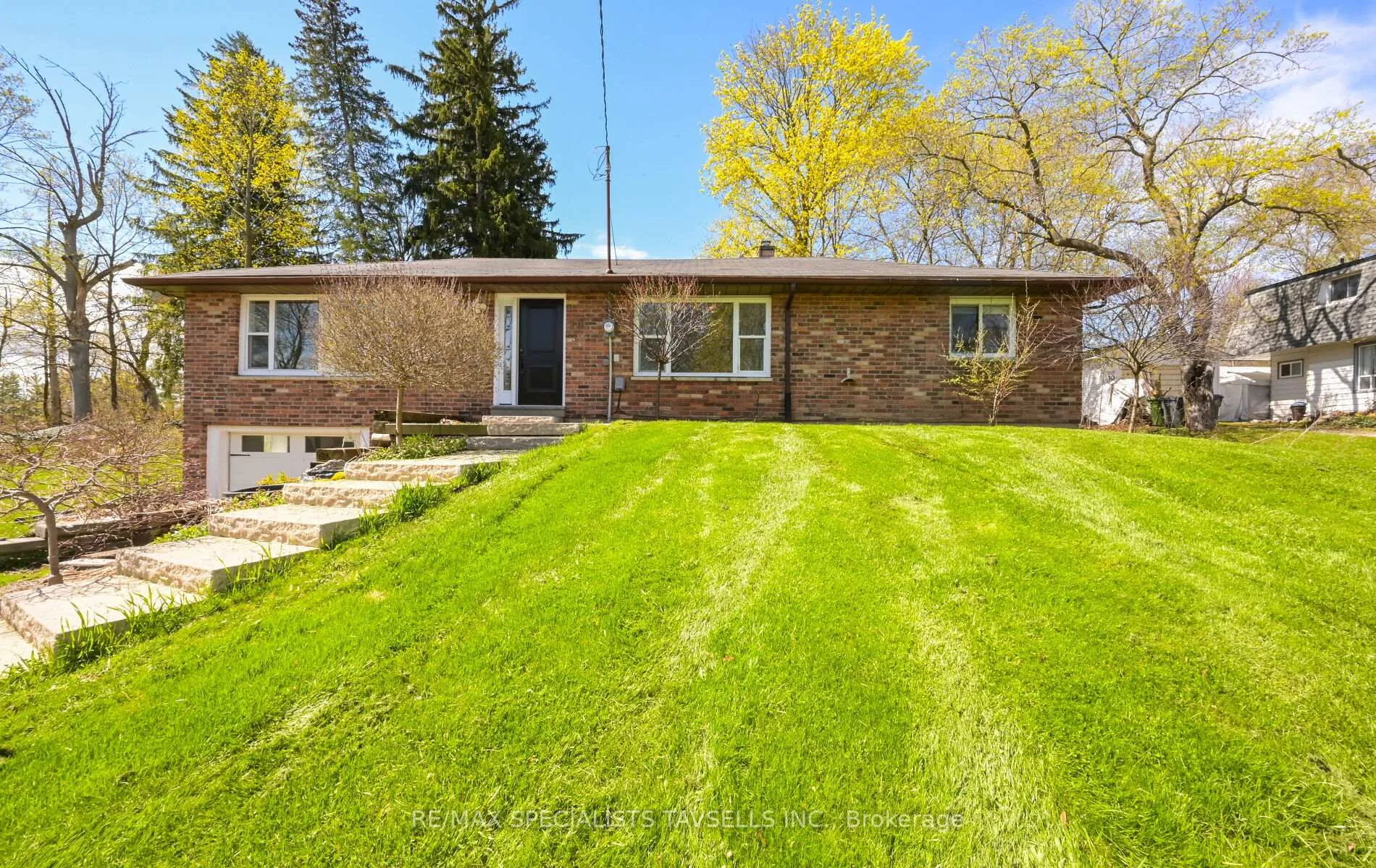 Photo 3 of 10 Victoria Street, Caledon, Inglewood — HOMEH