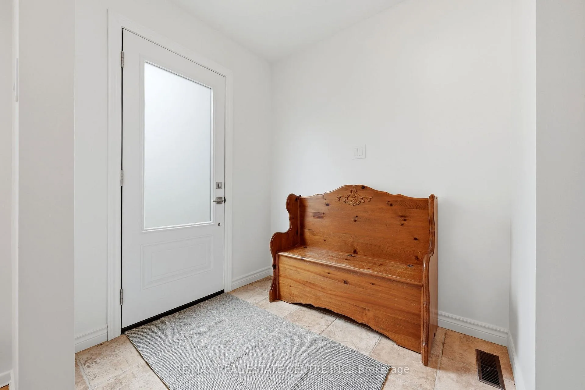 Photo 6 of 3170 Palmer Drive, Burlington, Palmer — HOMEH