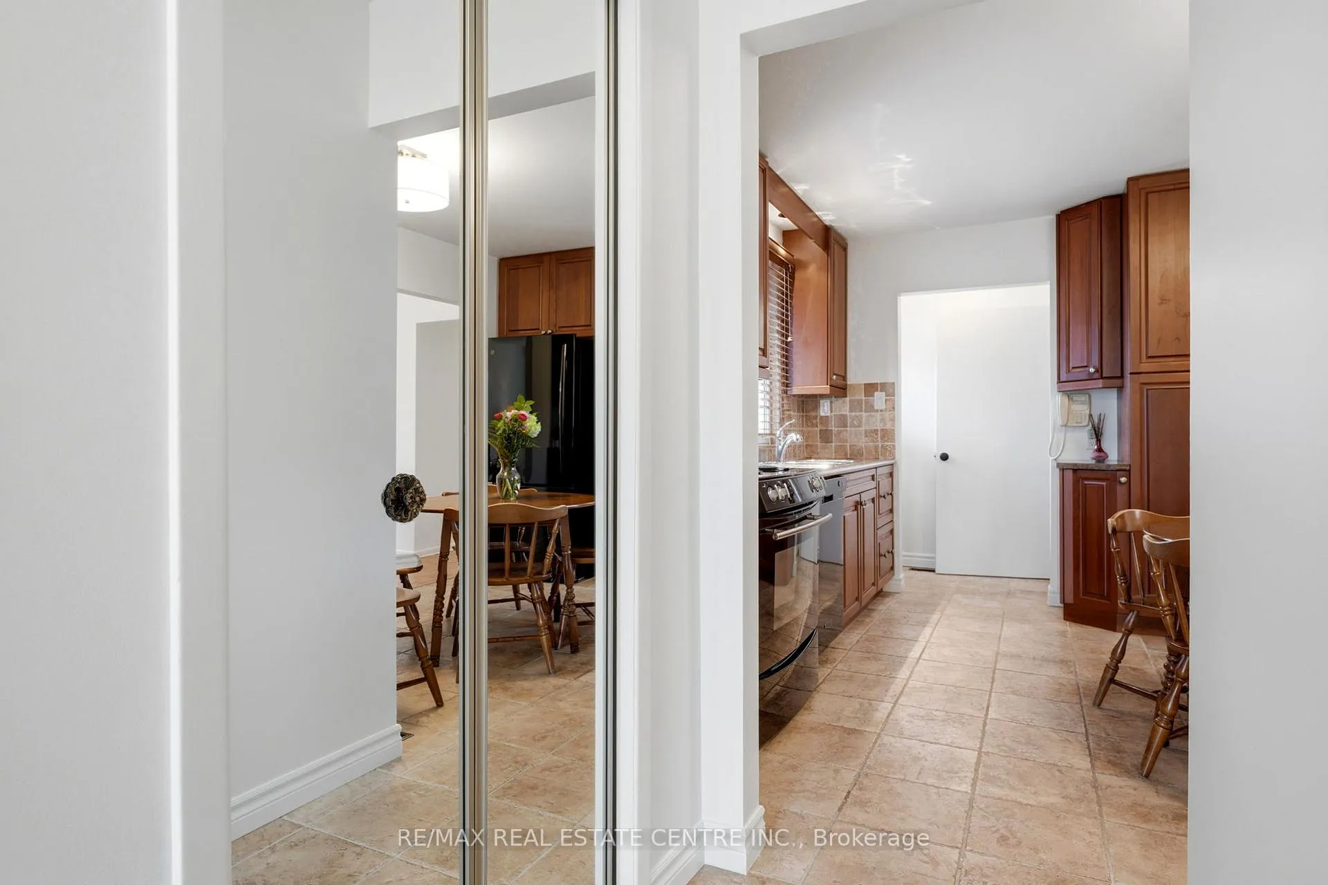 Photo 15 of 3170 Palmer Drive, Burlington, Palmer — HOMEH
