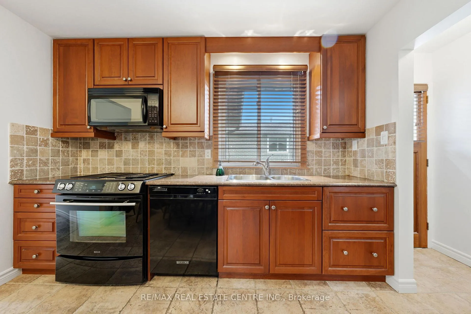 Photo 19 of 3170 Palmer Drive, Burlington, Palmer — HOMEH