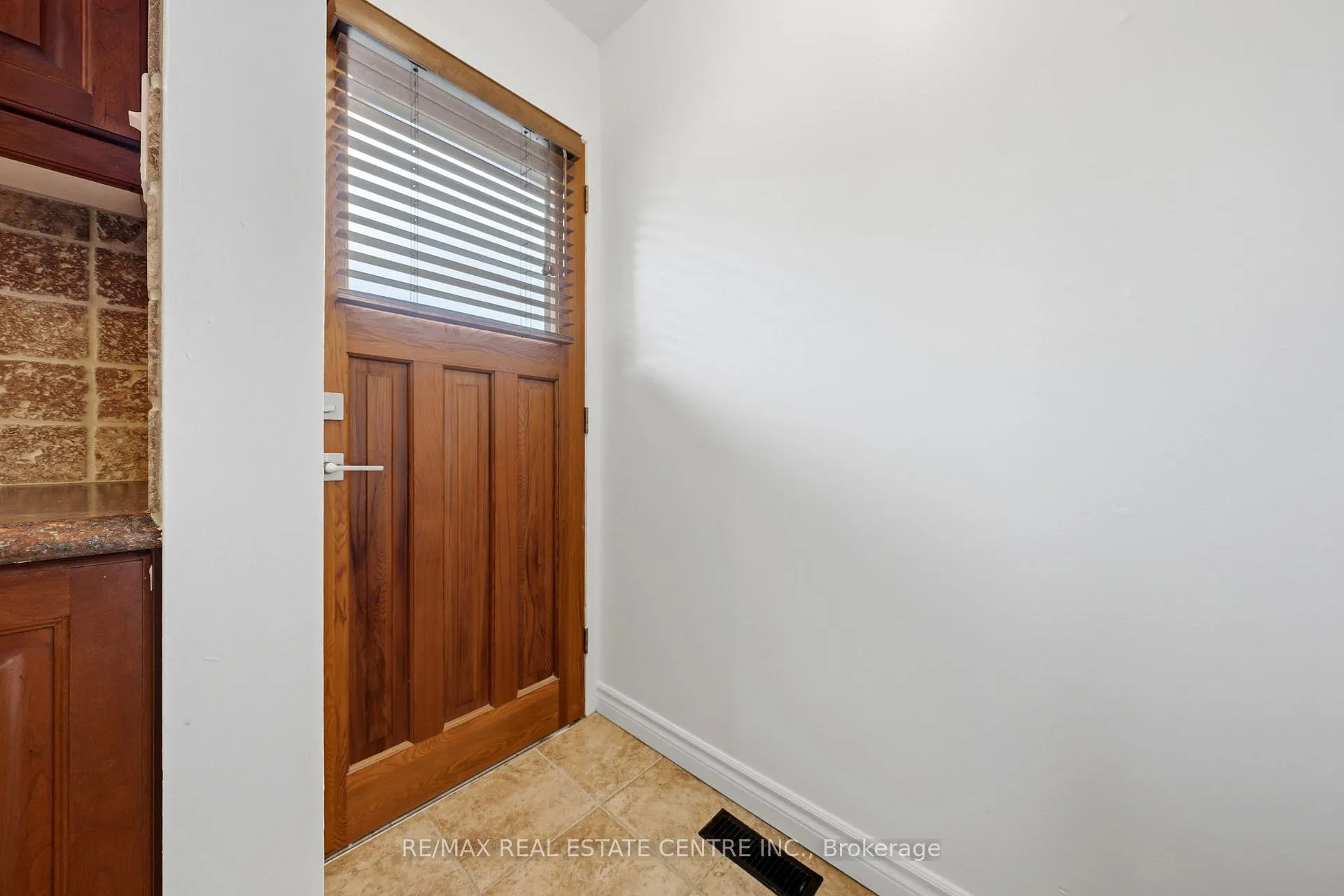 Photo 20 of 3170 Palmer Drive, Burlington, Palmer — HOMEH
