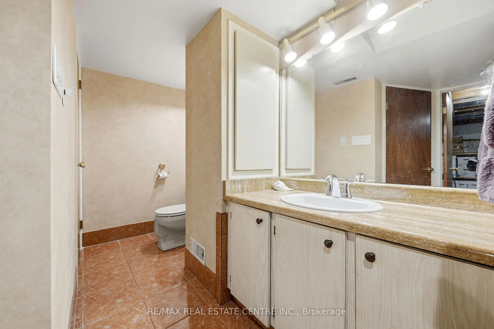 Photo 37 of 3170 Palmer Drive, Burlington, Palmer — HOMEH