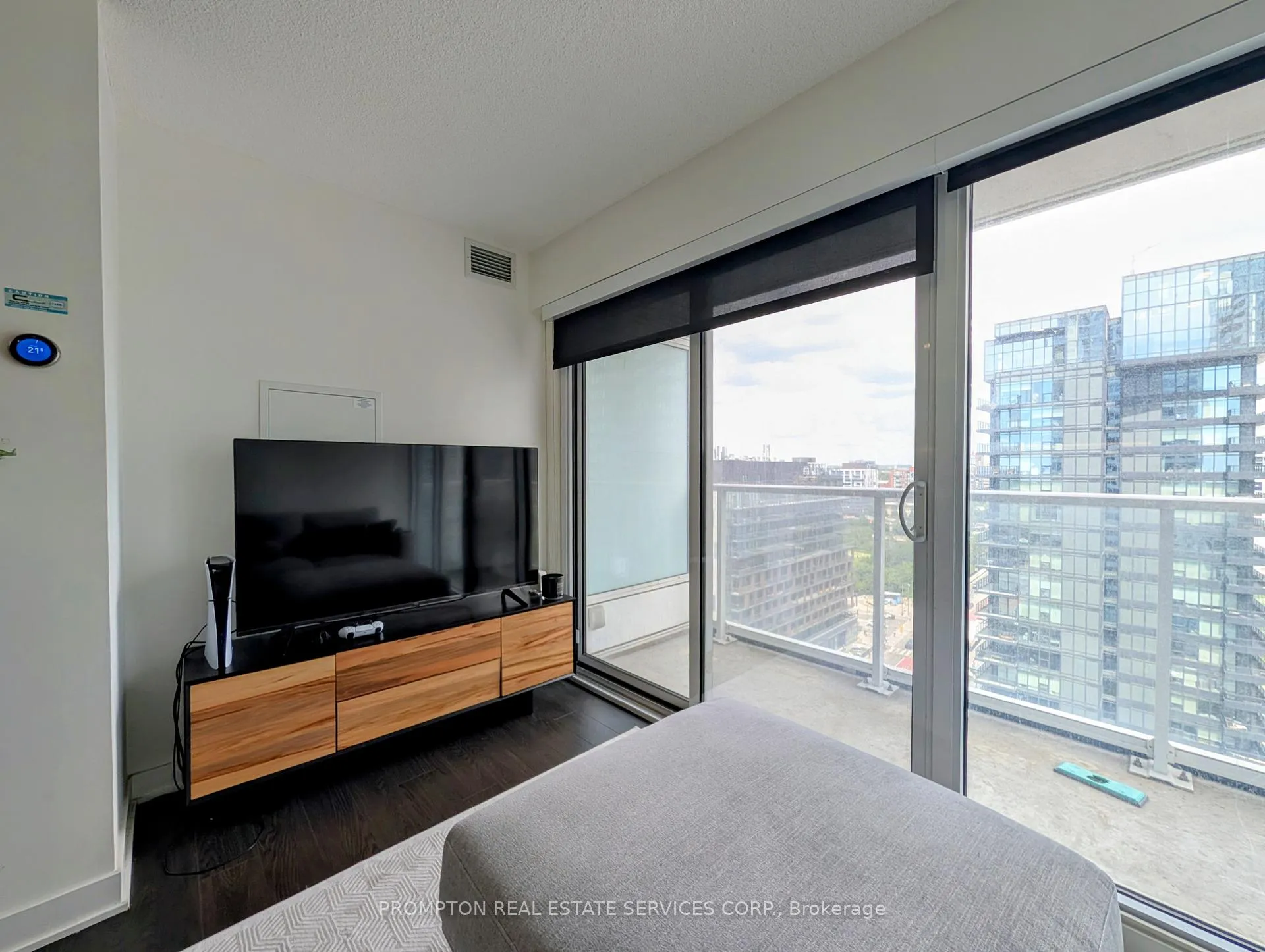 Photo 5 of Unit 1905, 19 Bathurst Street, Toronto, Waterfront Communities — HOMEH