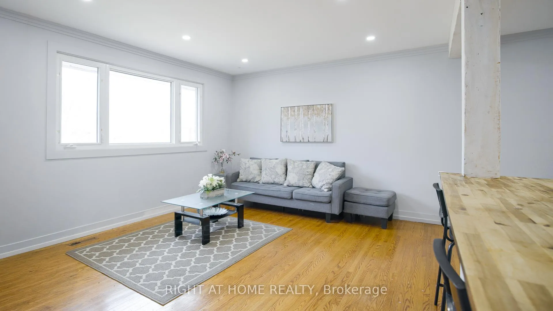 Photo 2 of 134 David Drive, Ottawa, Meadowlands/St. Claire Gardens — HOMEH