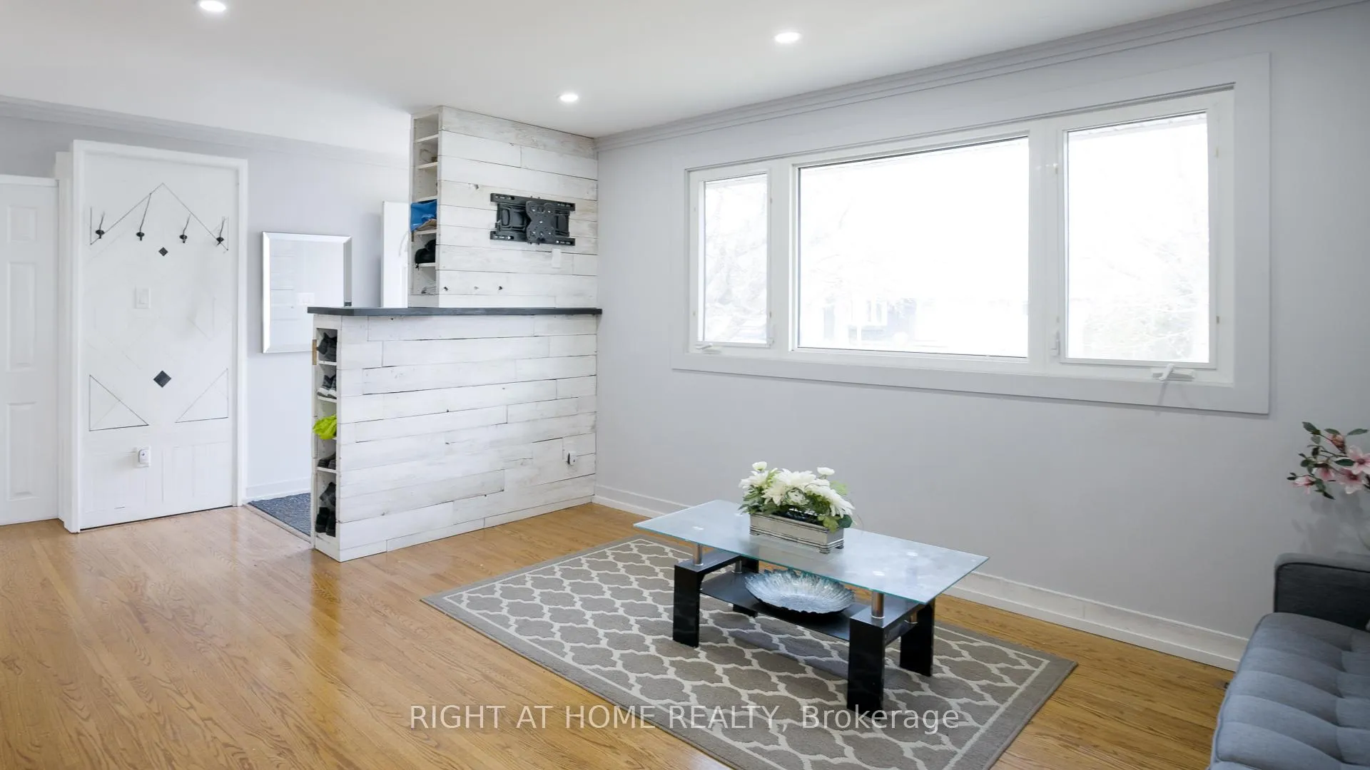 Photo 3 of 134 David Drive, Ottawa, Meadowlands/St. Claire Gardens — HOMEH