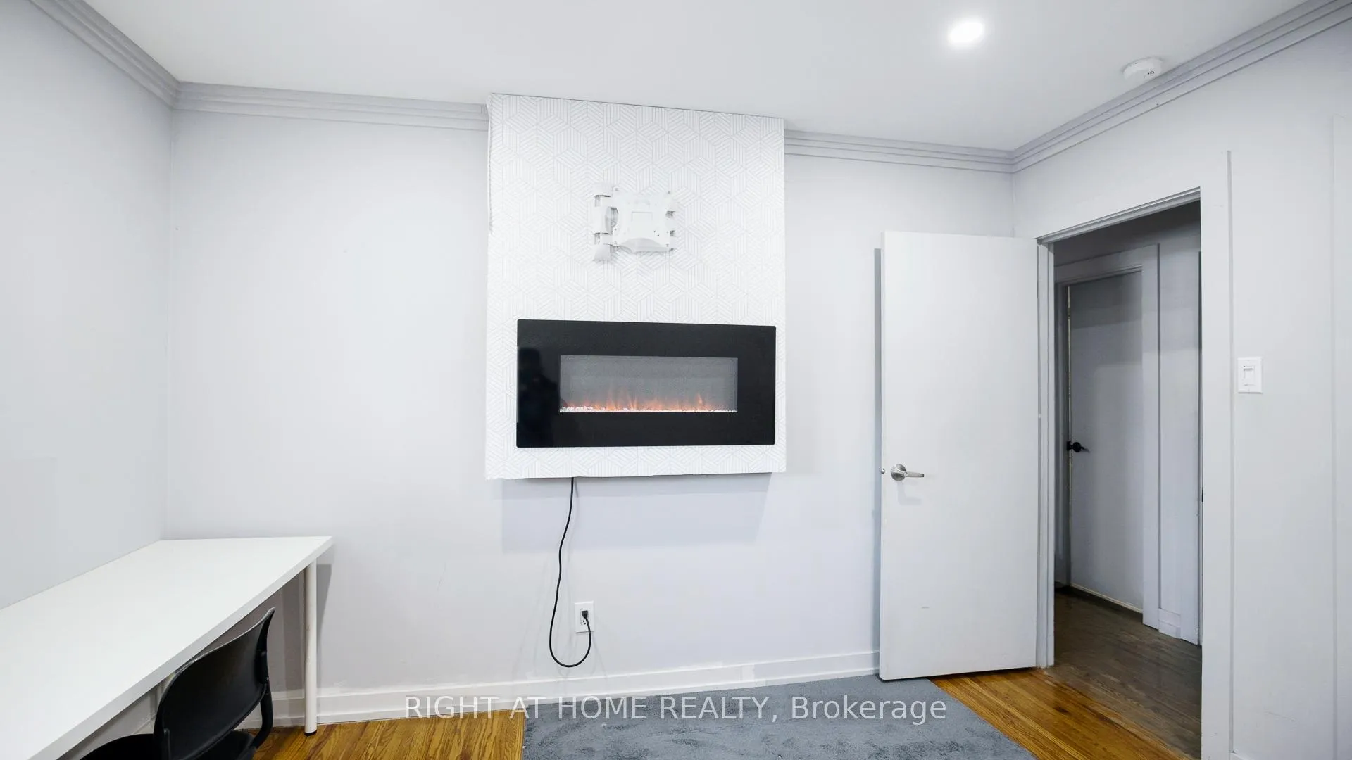 Photo 10 of 134 David Drive, Ottawa, Meadowlands/St. Claire Gardens — HOMEH
