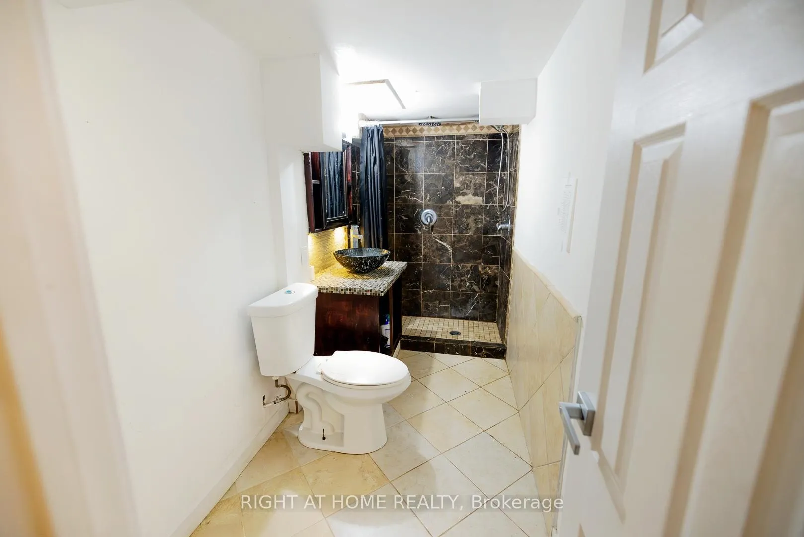 Photo 19 of 134 David Drive, Ottawa, Meadowlands/St. Claire Gardens — HOMEH