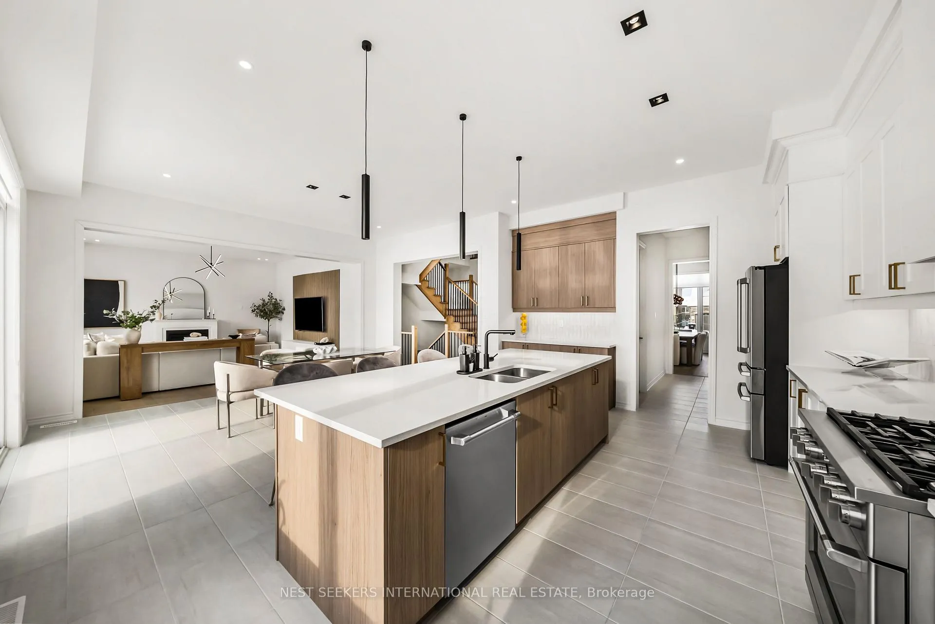 Photo 16 of 29 Marigold Boulevard, Adjala-Tosorontio, Colgan — HOMEH