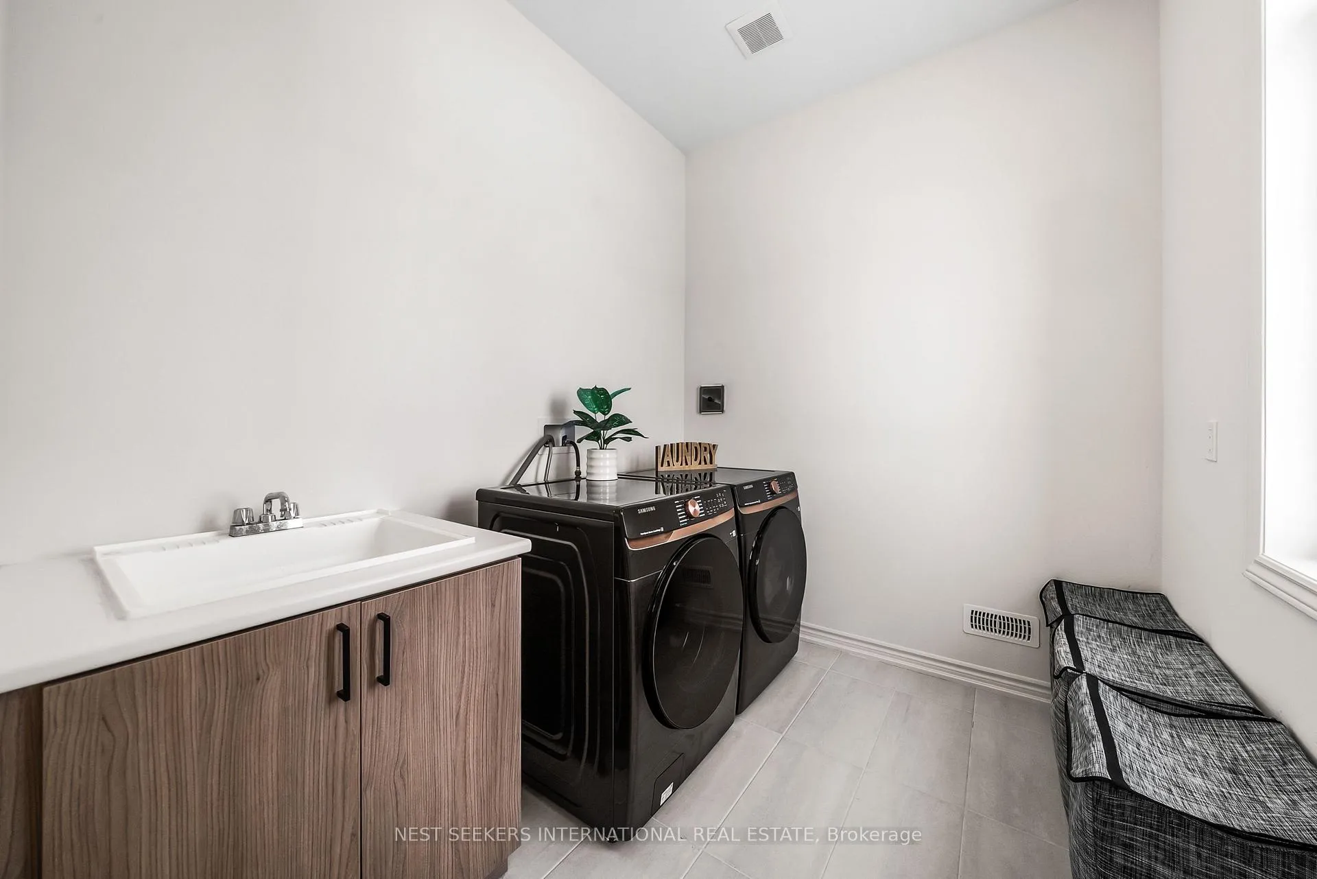 Photo 19 of 29 Marigold Boulevard, Adjala-Tosorontio, Colgan — HOMEH
